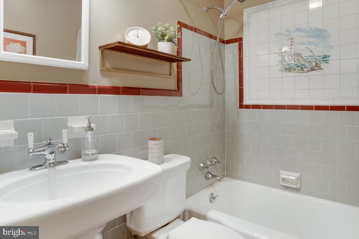 ADMIRAL HEIGHTS - Residential