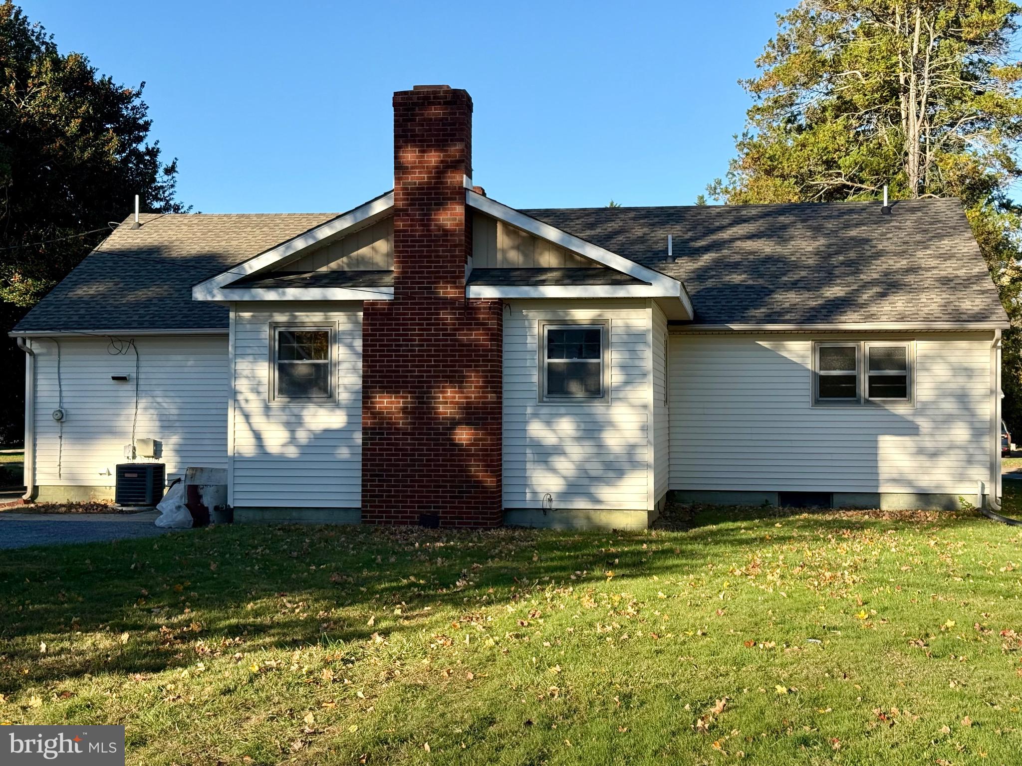 949 WESTVIEW TERRACE