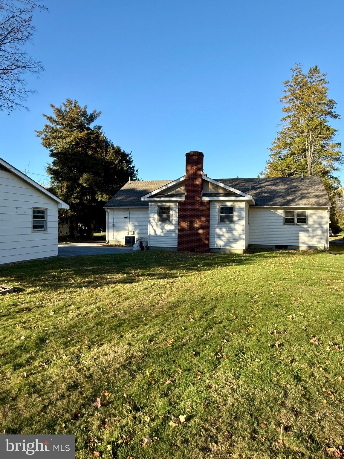 949 WESTVIEW TERRACE