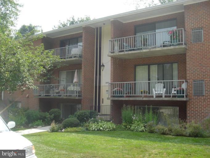 Well maintained 1 bedroom, 1 full bathroom condo in move-in condition. Unusually huge walk-in closet, large linen closet, Washer and dryer in unit. Slider from living room to patio. Newer carpet and paint. Mirror wall. Outdoor pool. Convenient location: close to shopping, restaurants, I-795. Good schools. Section ( 8) and other vouchers are welcome.