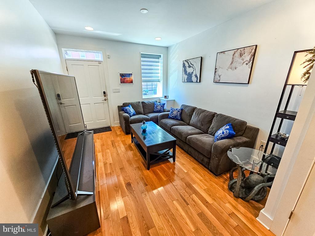 513 S COLLINGTON AVENUE