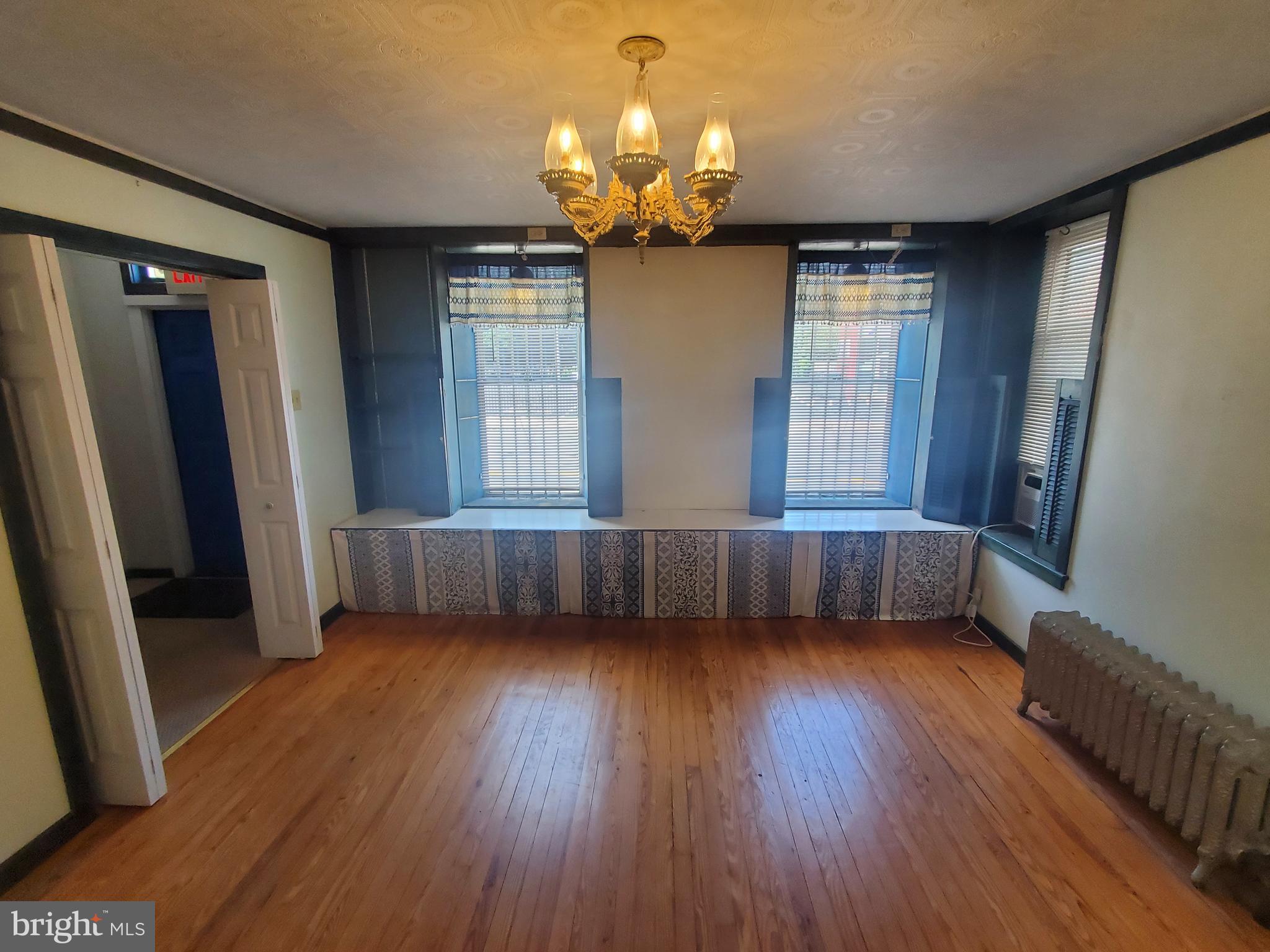 15 S PERSHING AVENUE