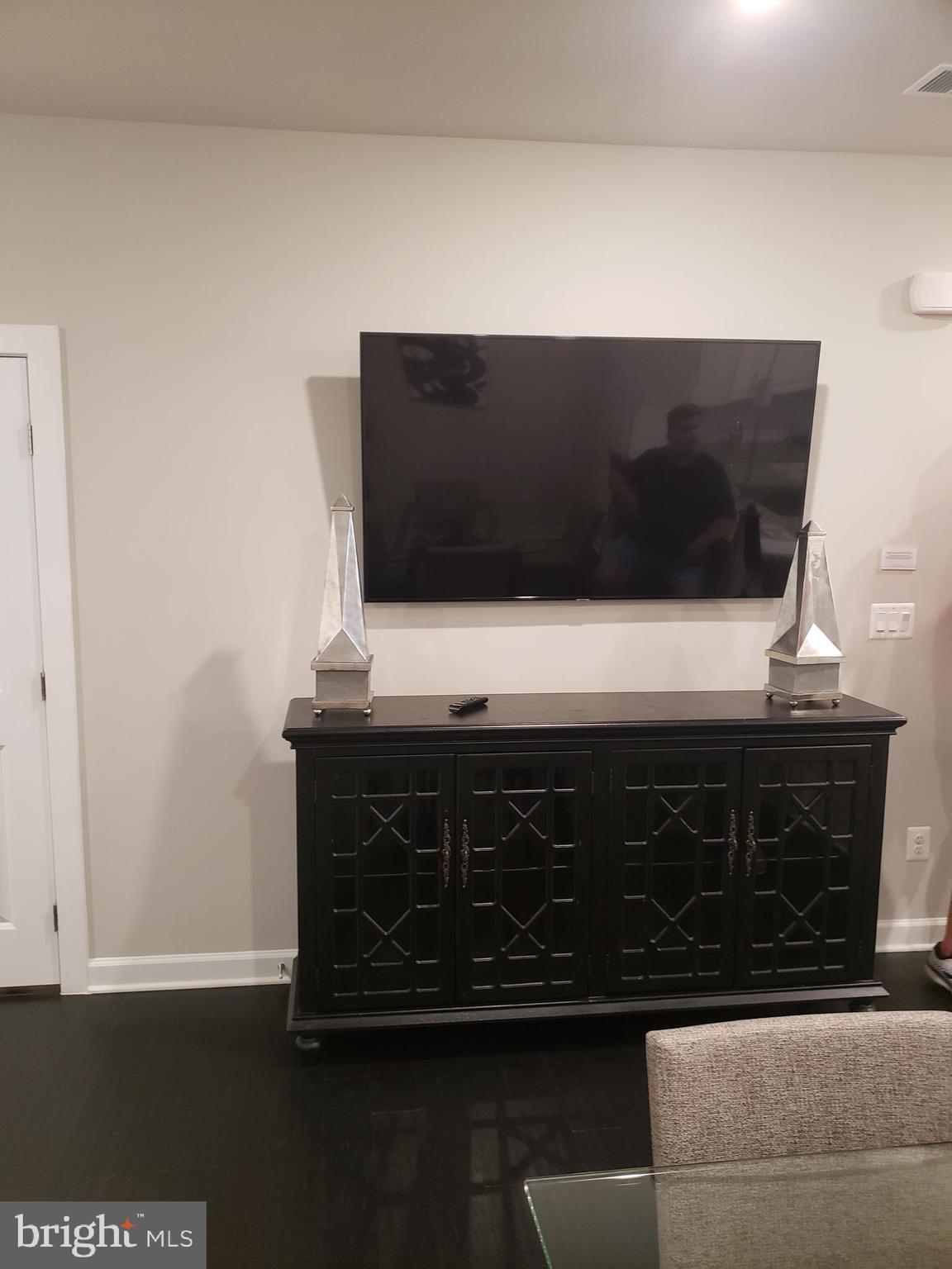 ONE LOUDOUN - Residential Lease