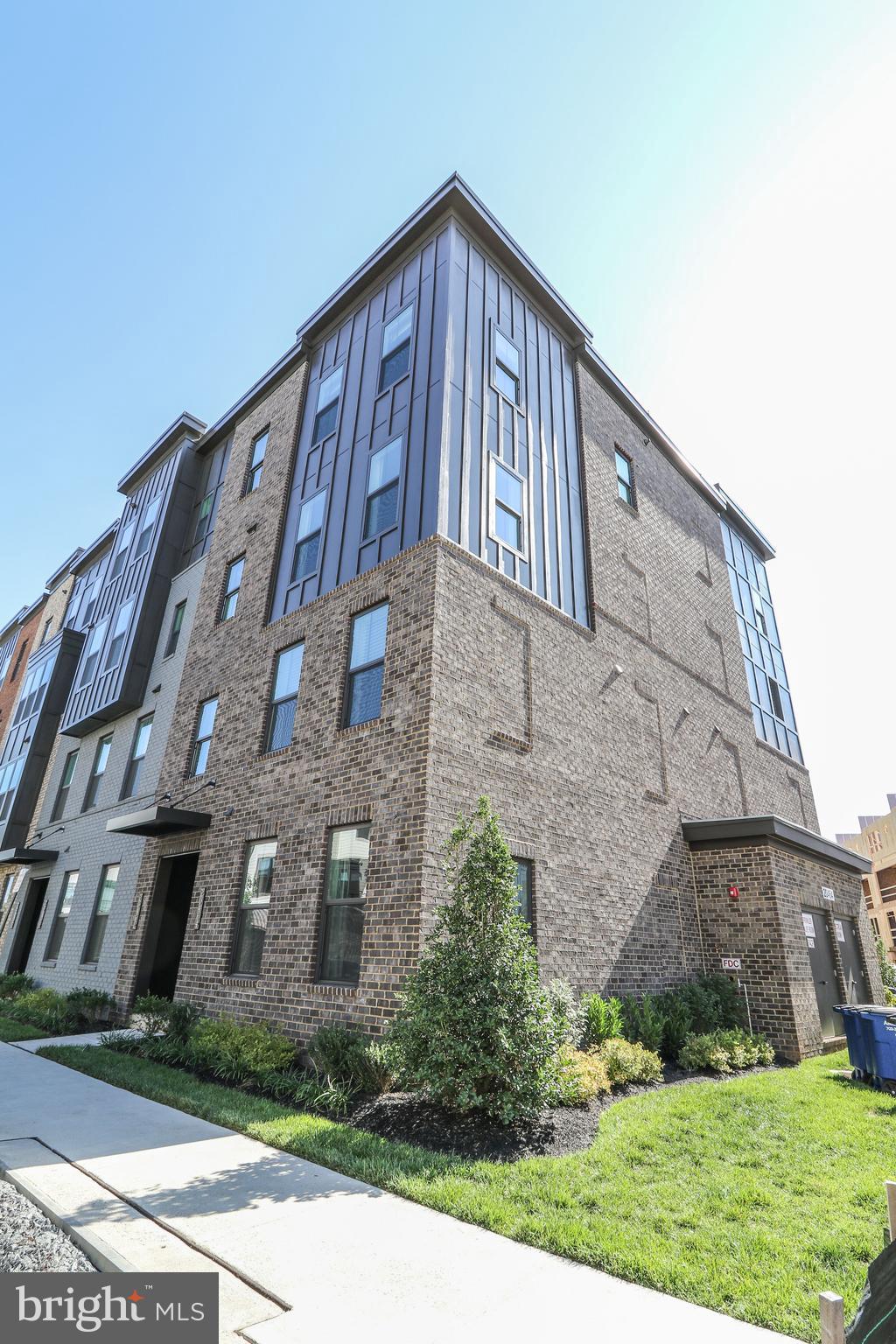 ONE LOUDOUN - Residential Lease