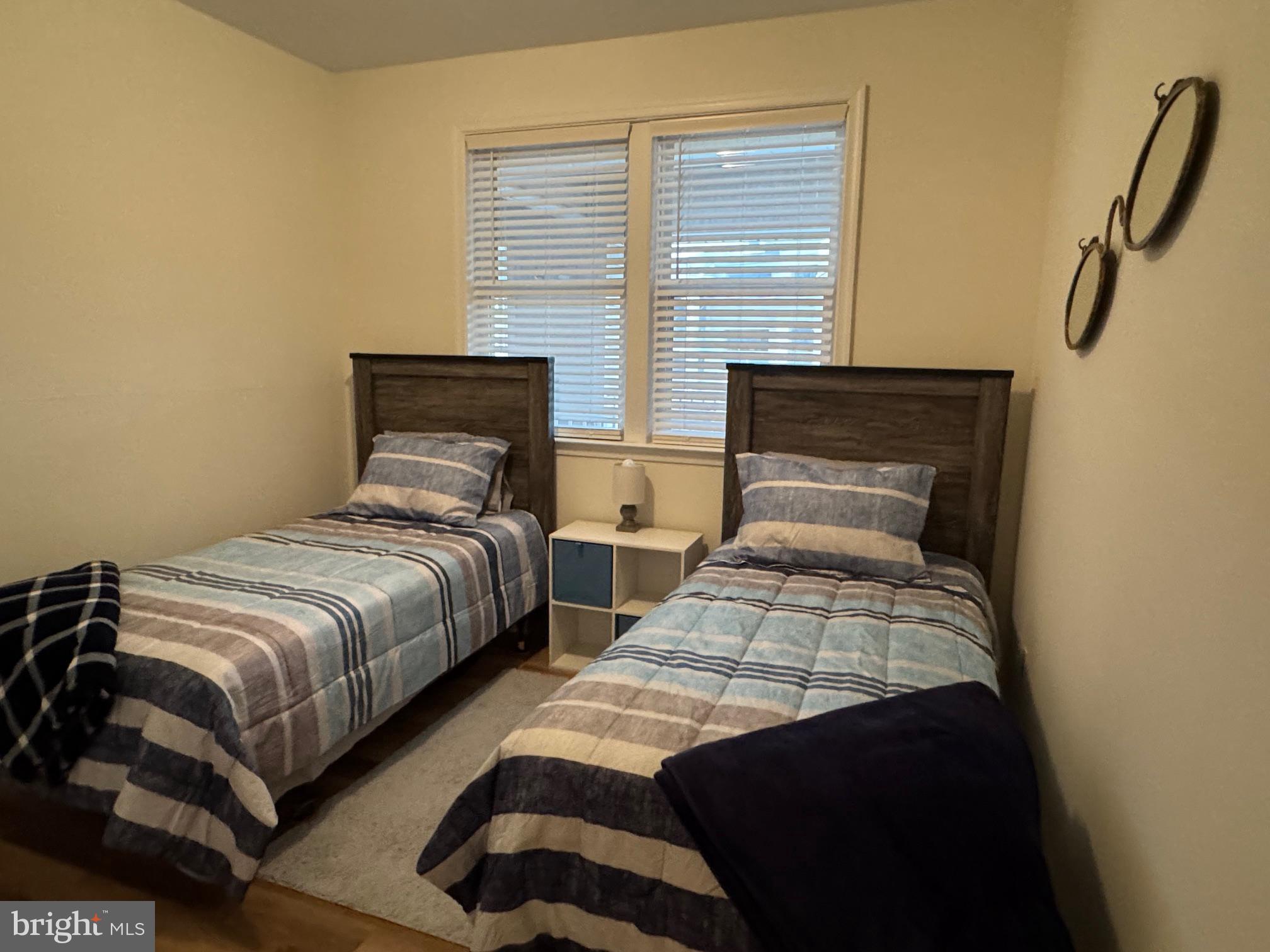 OYSTER BAY CONDOMINIUMS - Residential Lease