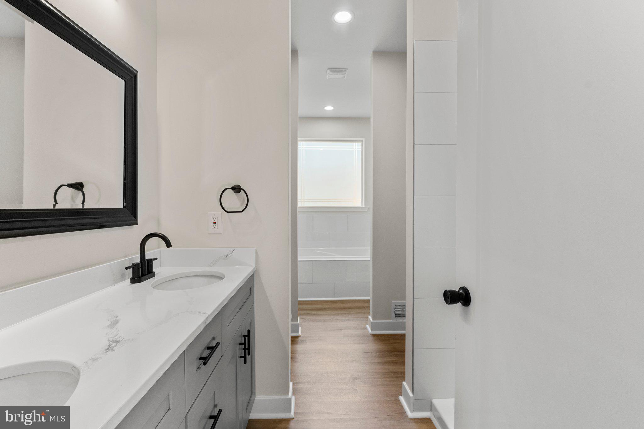 GLEBE HARBOR - Residential