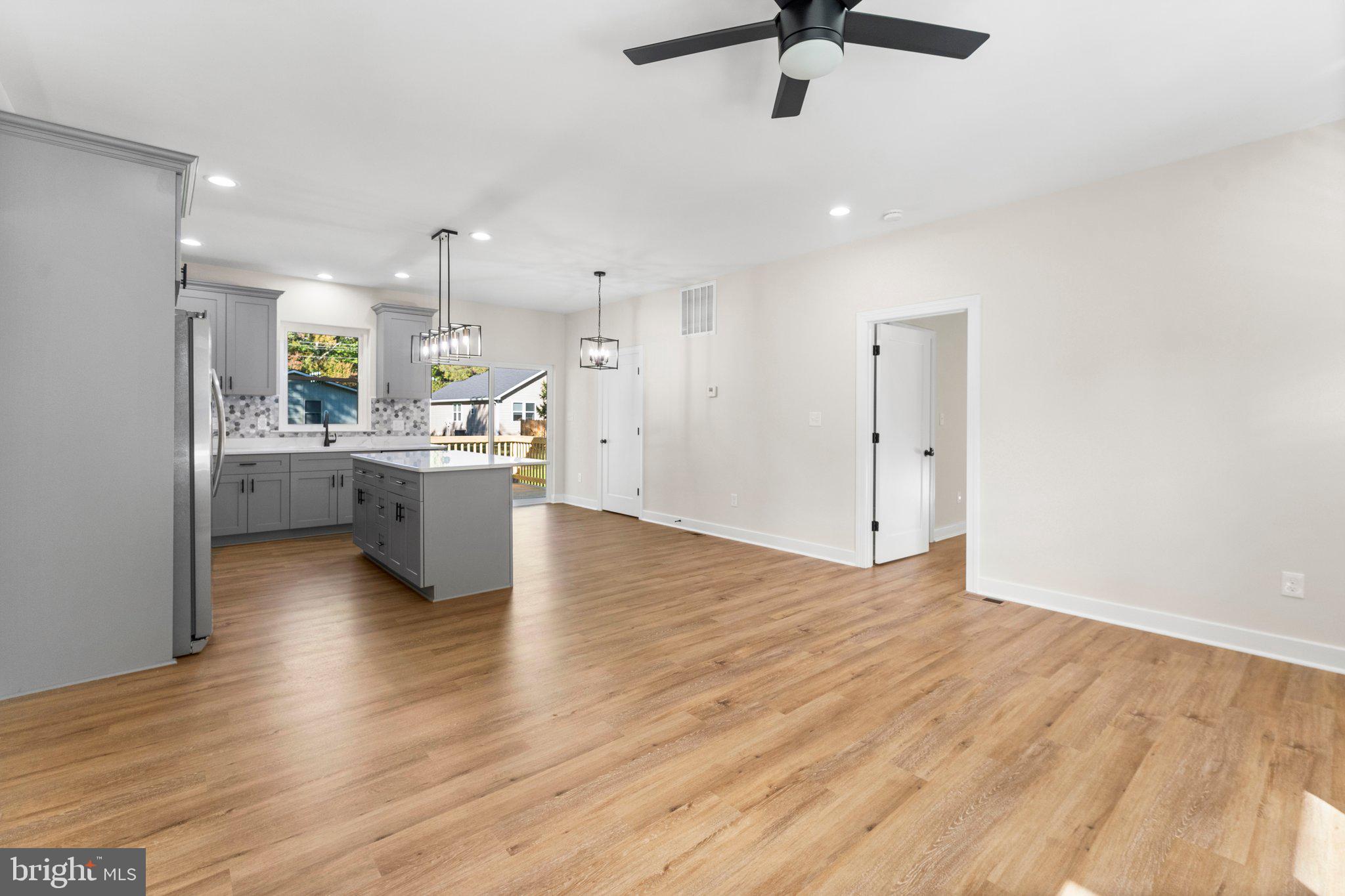 GLEBE HARBOR - Residential