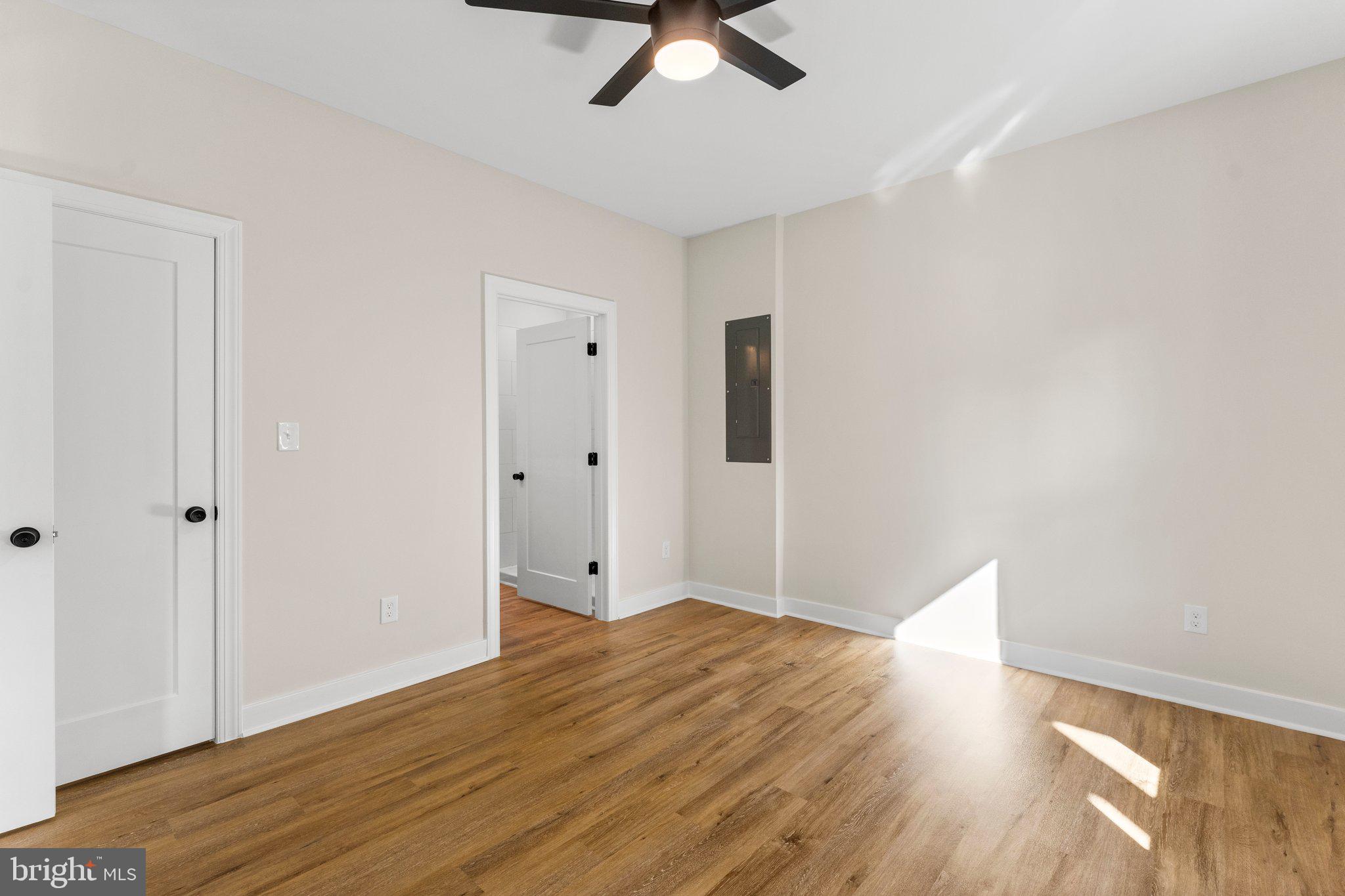 GLEBE HARBOR - Residential