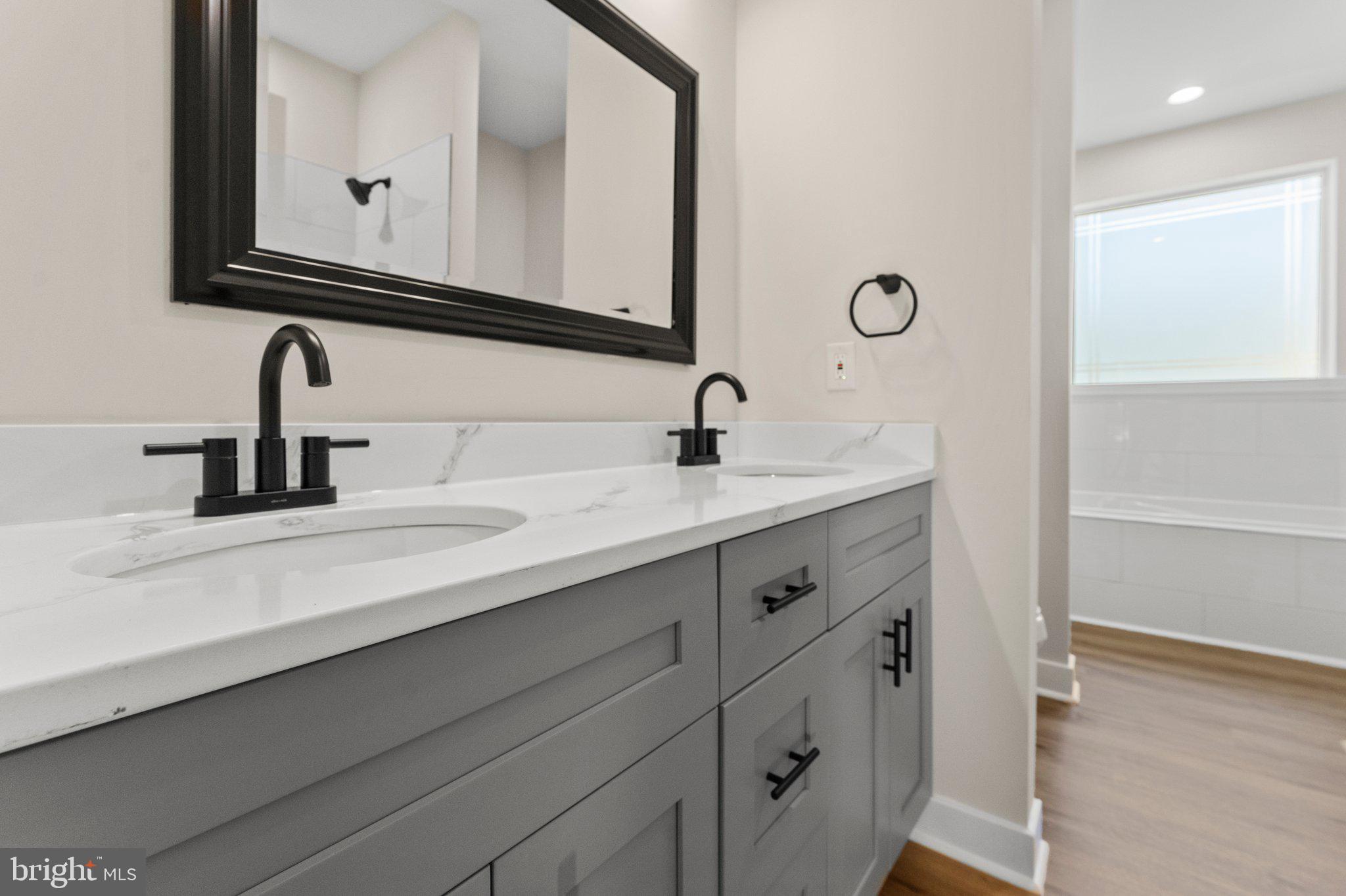 GLEBE HARBOR - Residential