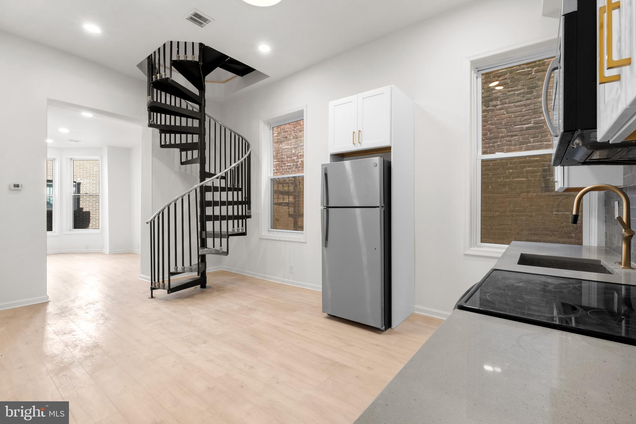 RITTENHOUSE SQUARE - Commercial Sale