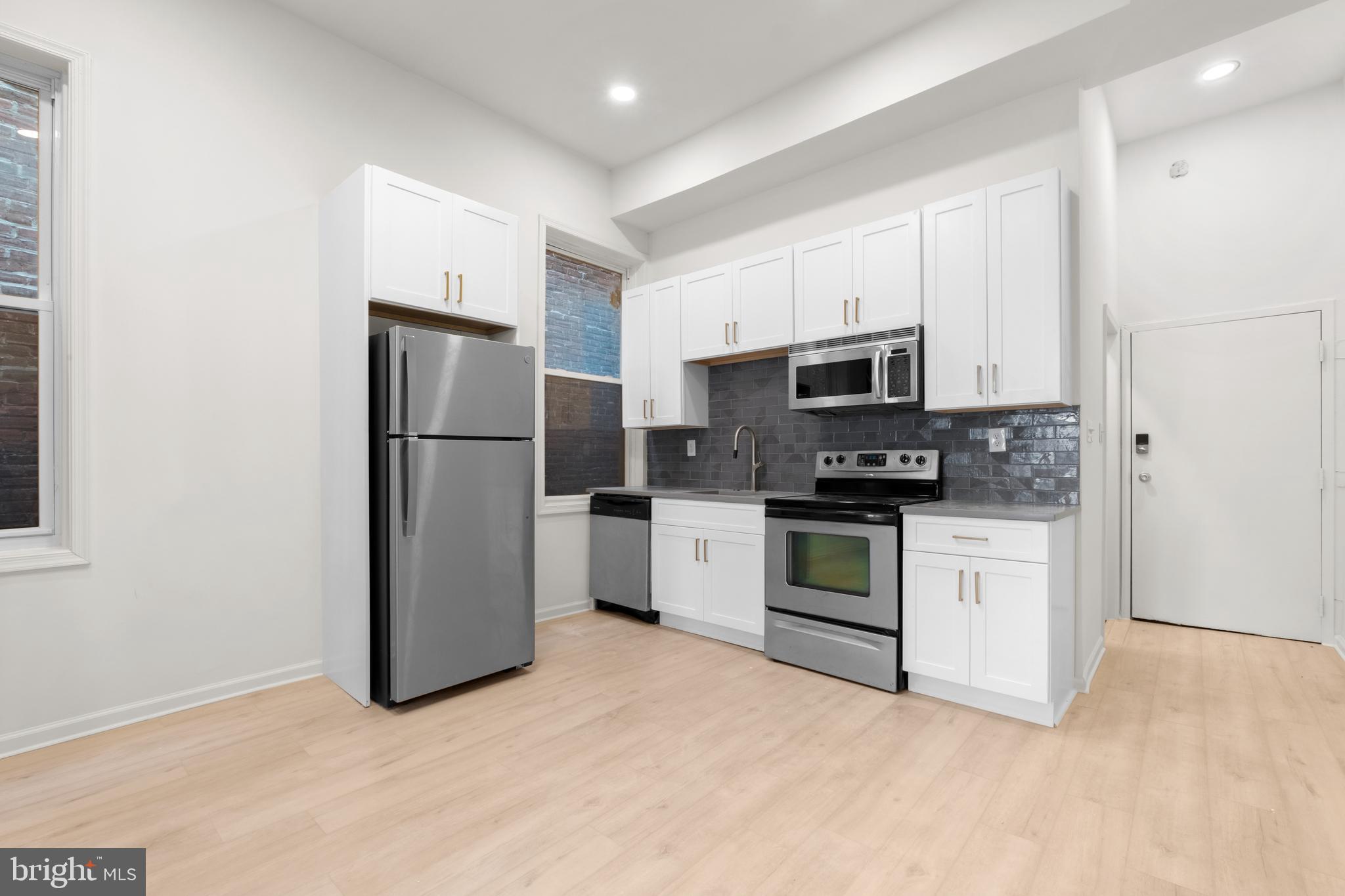 RITTENHOUSE SQUARE - Commercial Sale