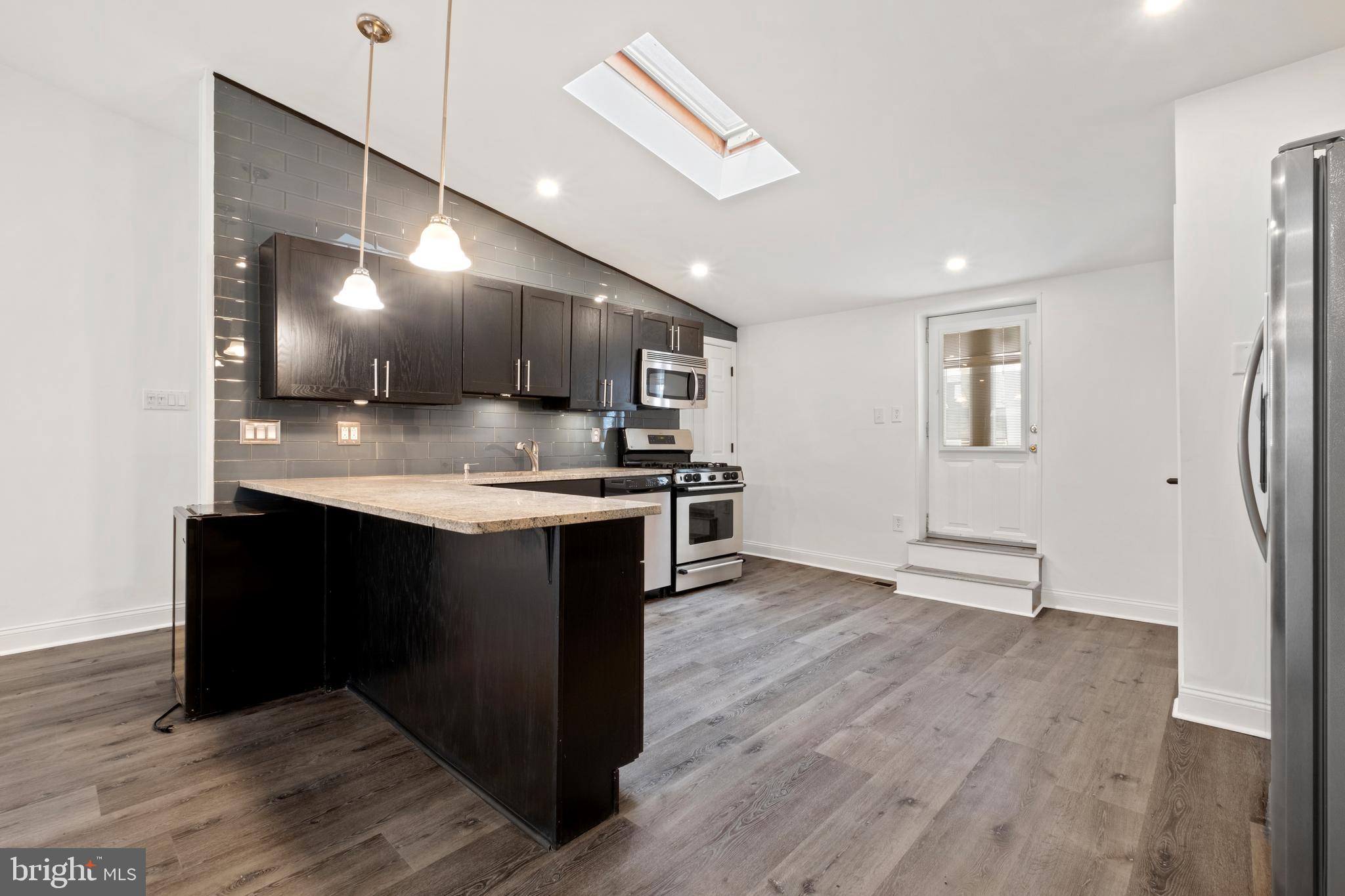 RITTENHOUSE SQUARE - Commercial Sale