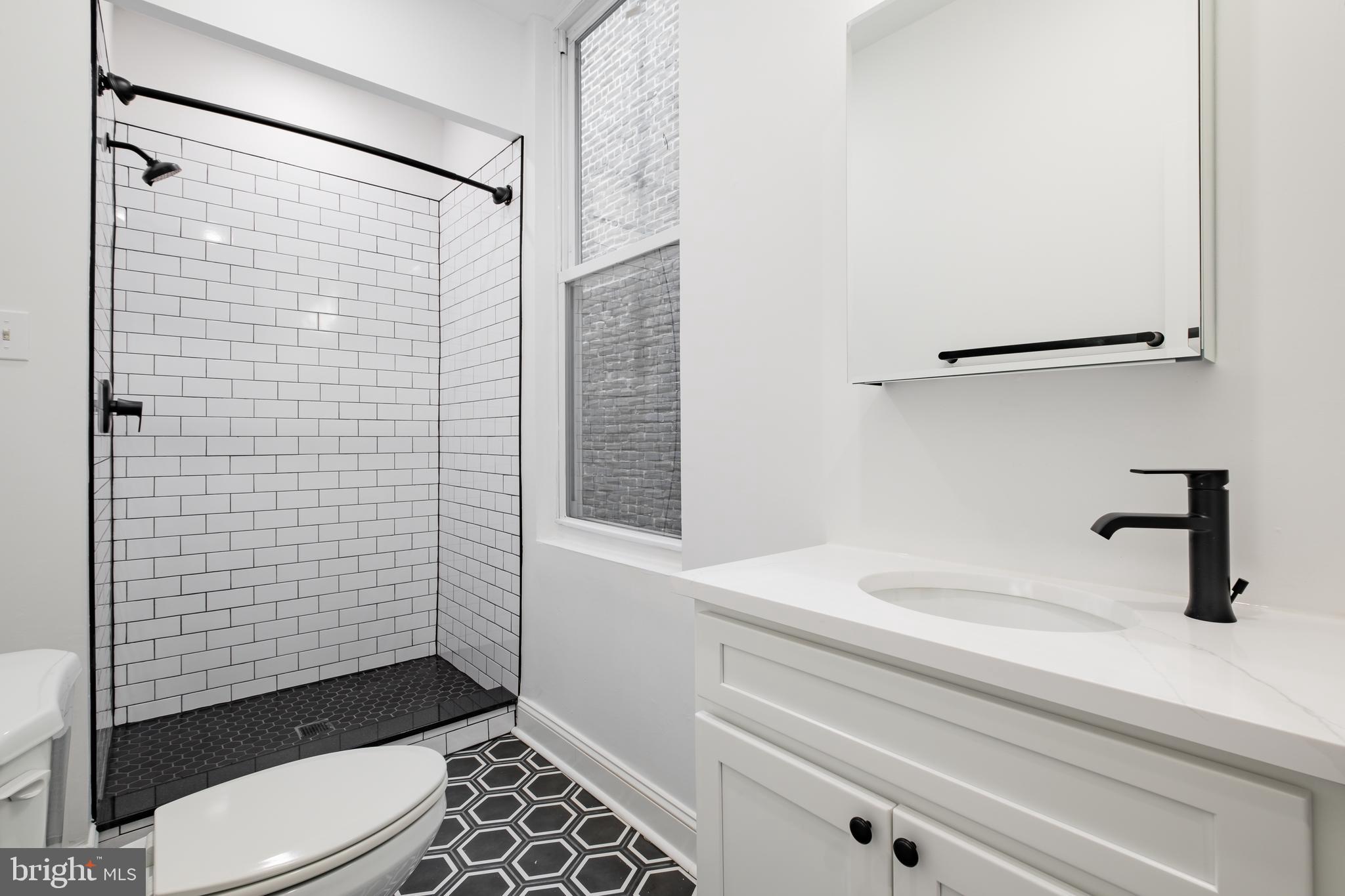 RITTENHOUSE SQUARE - Commercial Sale