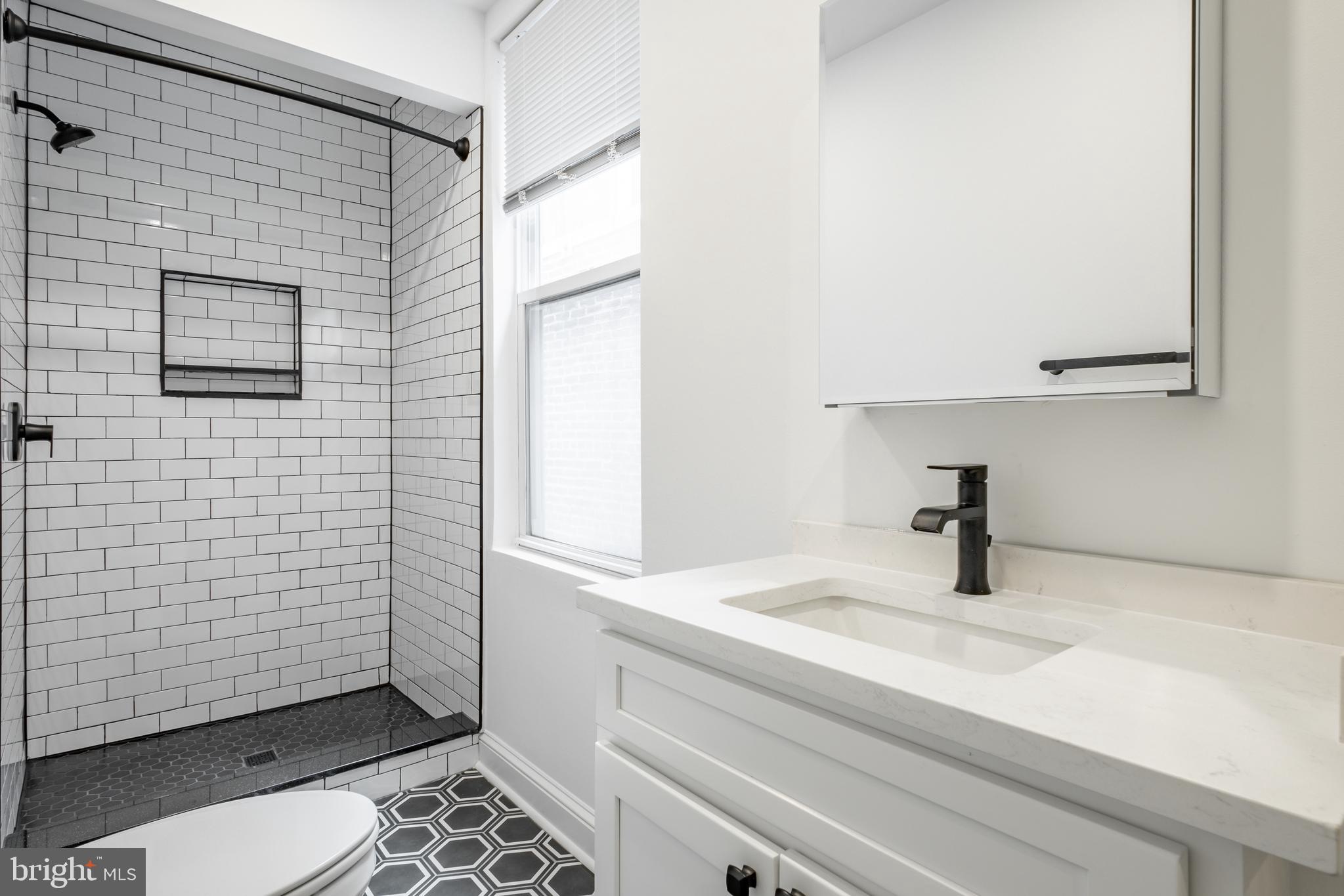 RITTENHOUSE SQUARE - Commercial Sale