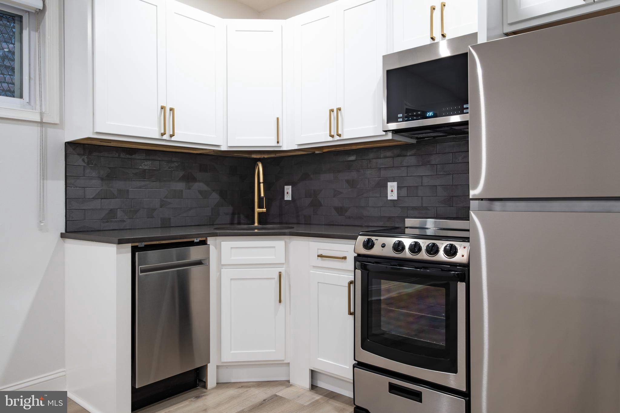 RITTENHOUSE SQUARE - Commercial Sale