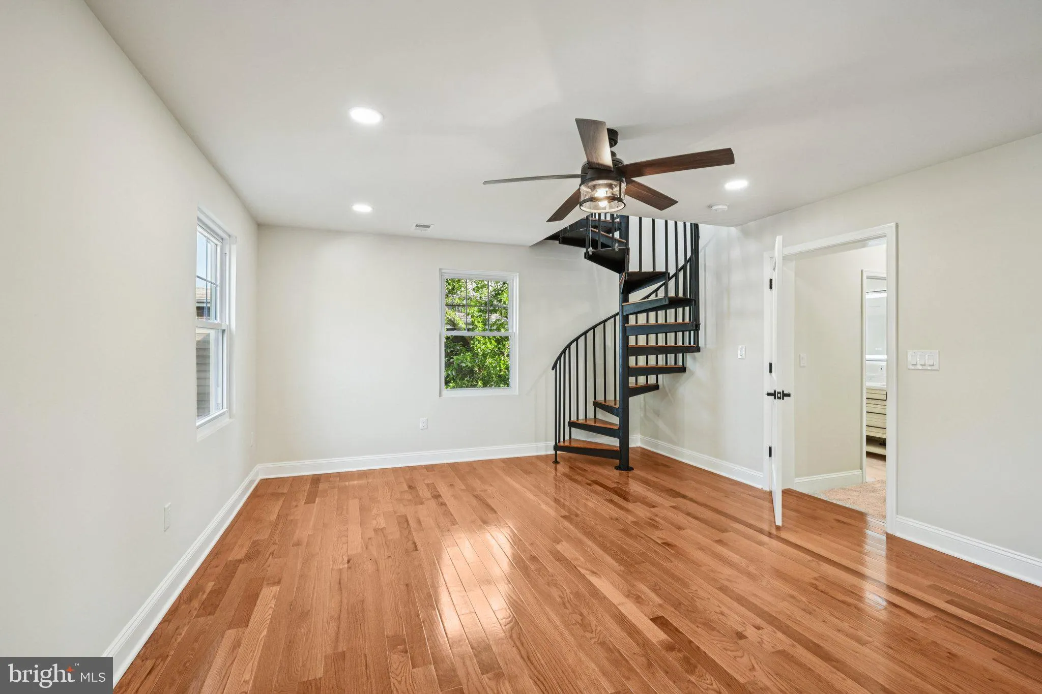 Aldan, Pennsylvania 19018, United States, 4 Bedrooms Bedrooms, ,5 BathroomsBathrooms,Residential,Active,137773