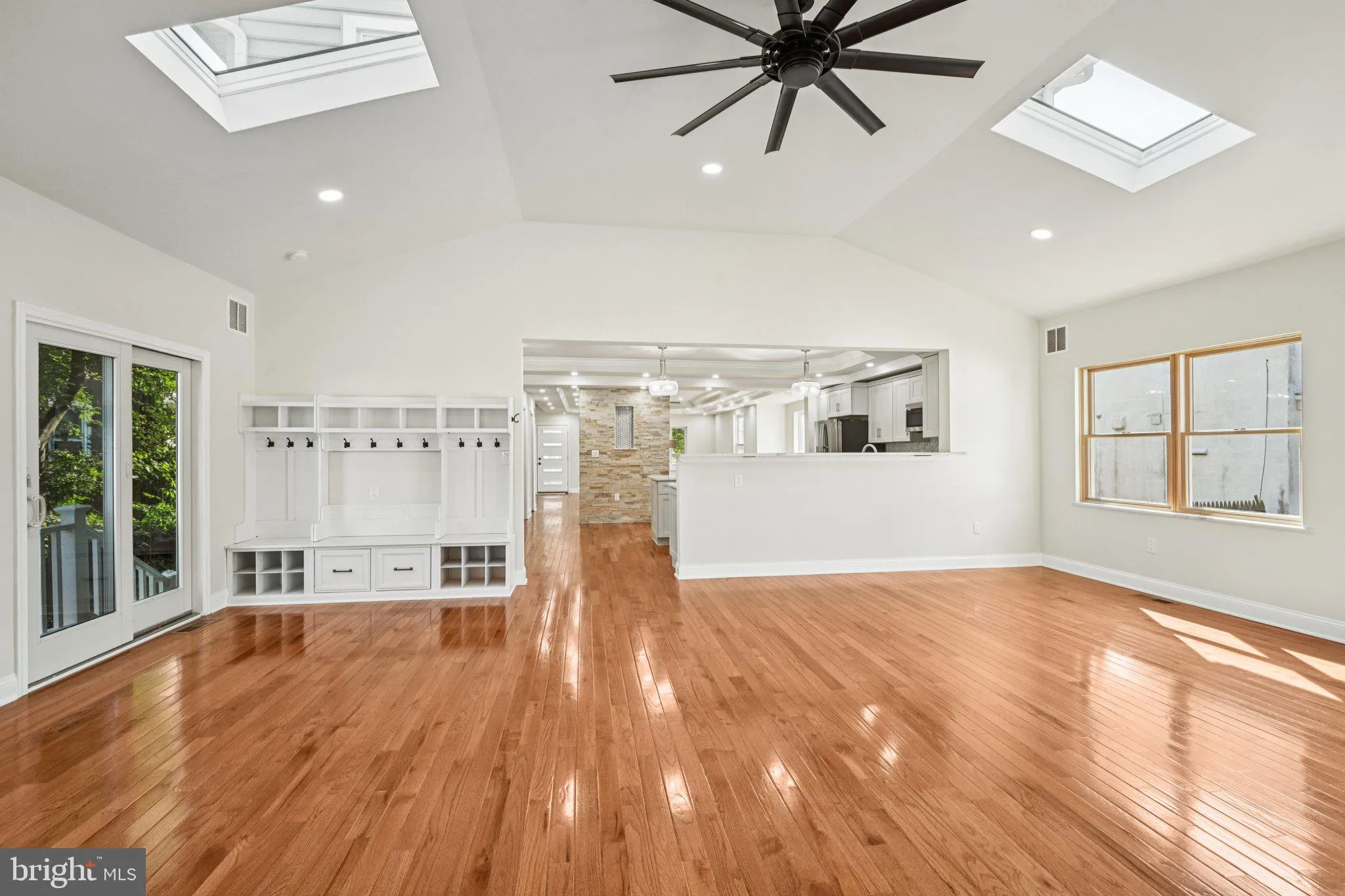 Aldan, Pennsylvania 19018, United States, 4 Bedrooms Bedrooms, ,5 BathroomsBathrooms,Residential,Active,137773