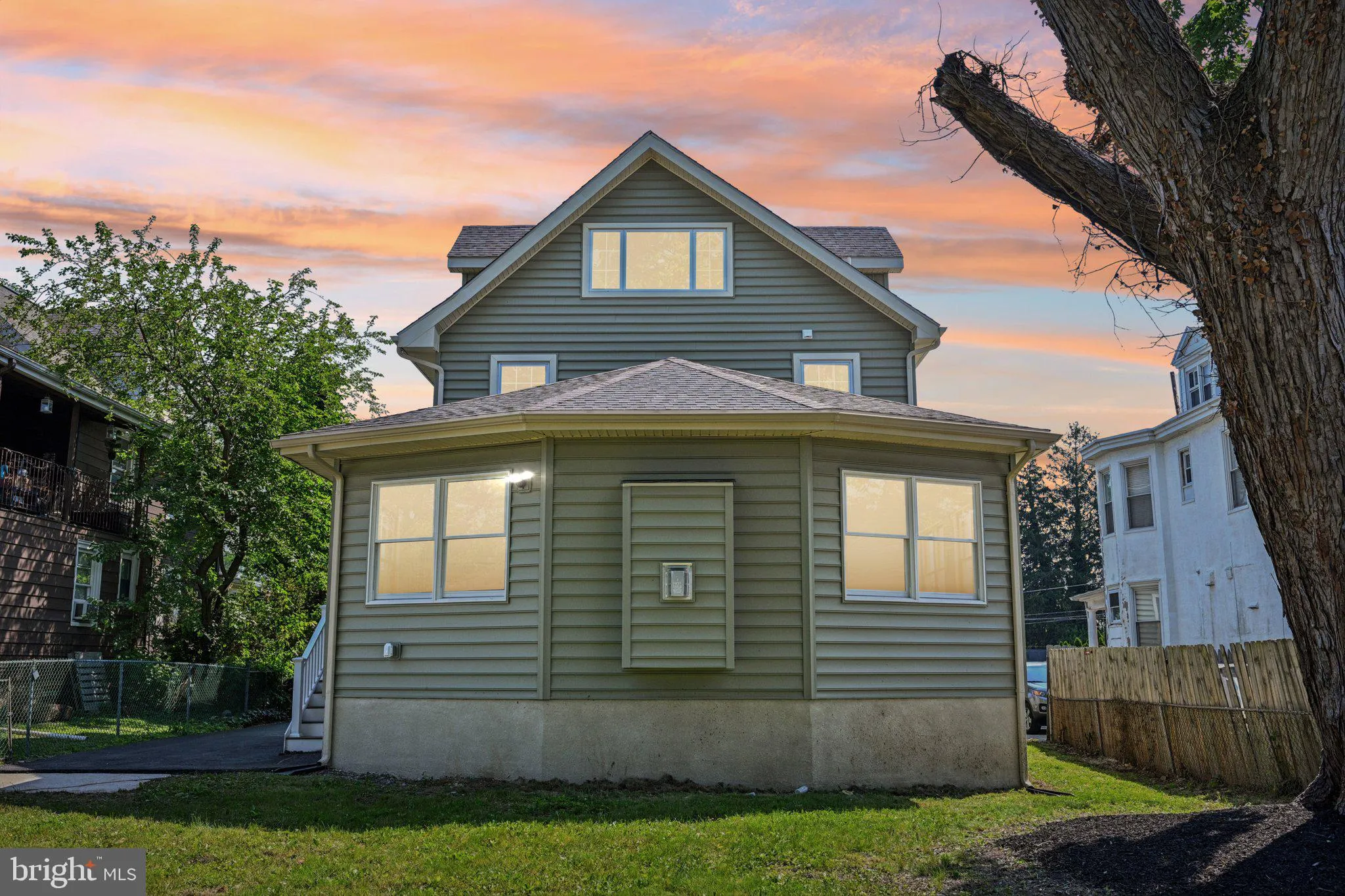 Aldan, Pennsylvania 19018, United States, 4 Bedrooms Bedrooms, ,5 BathroomsBathrooms,Residential,Active,137773