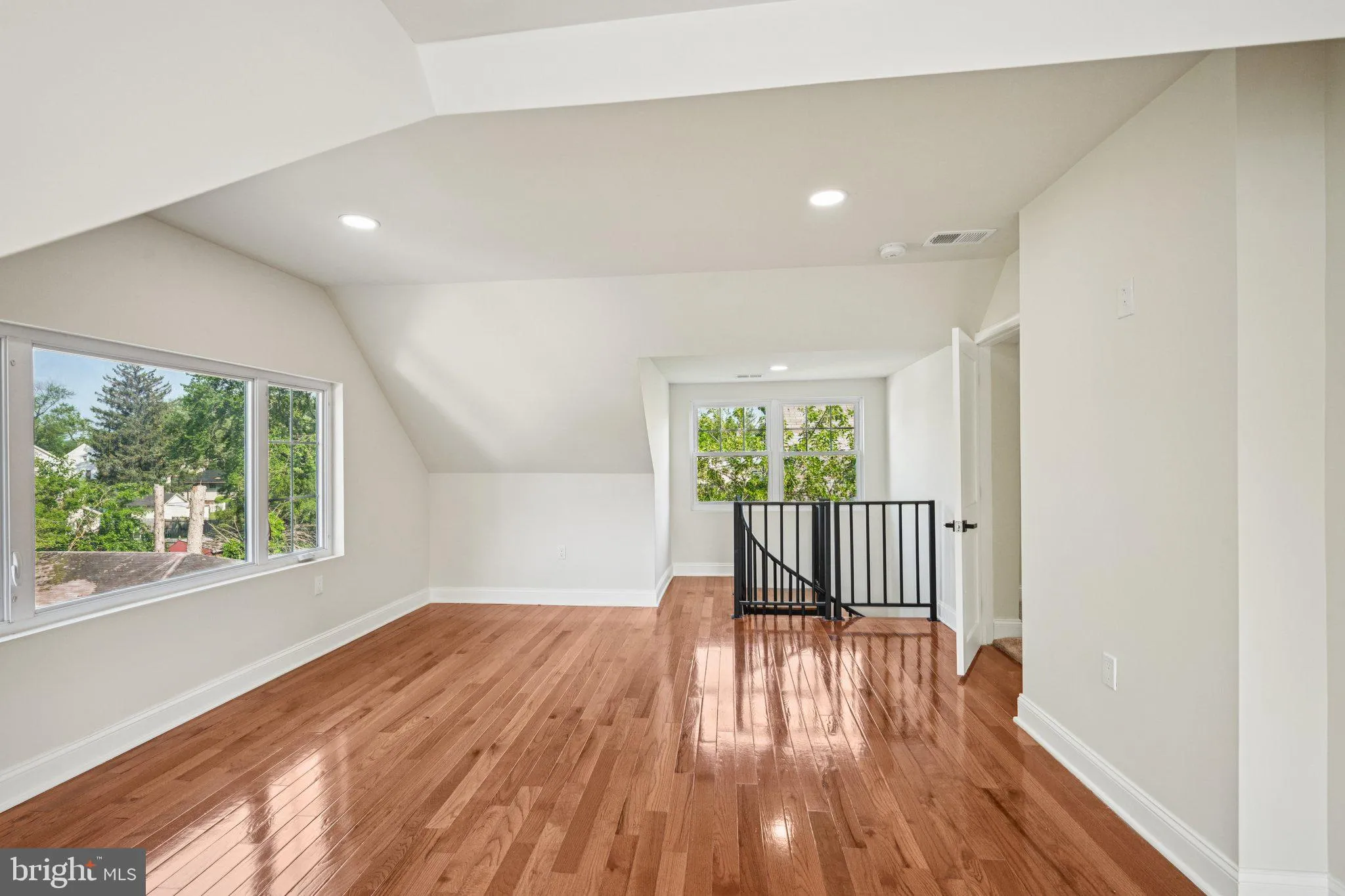 Aldan, Pennsylvania 19018, United States, 4 Bedrooms Bedrooms, ,5 BathroomsBathrooms,Residential,Active,137773