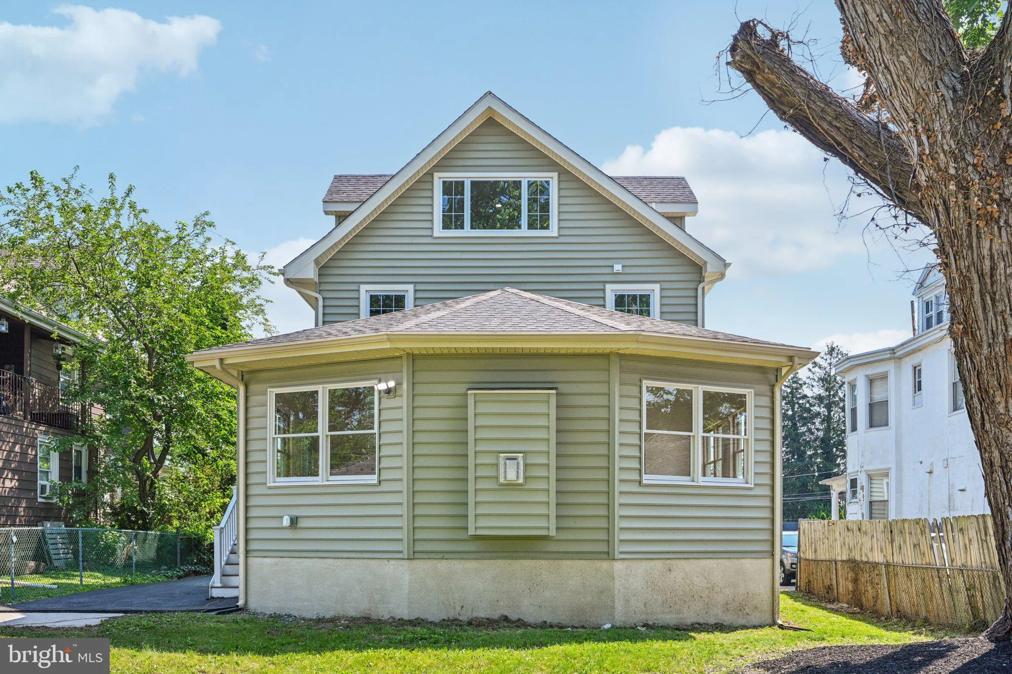 Aldan, Pennsylvania 19018, United States, 4 Bedrooms Bedrooms, ,5 BathroomsBathrooms,Residential,Active,137773