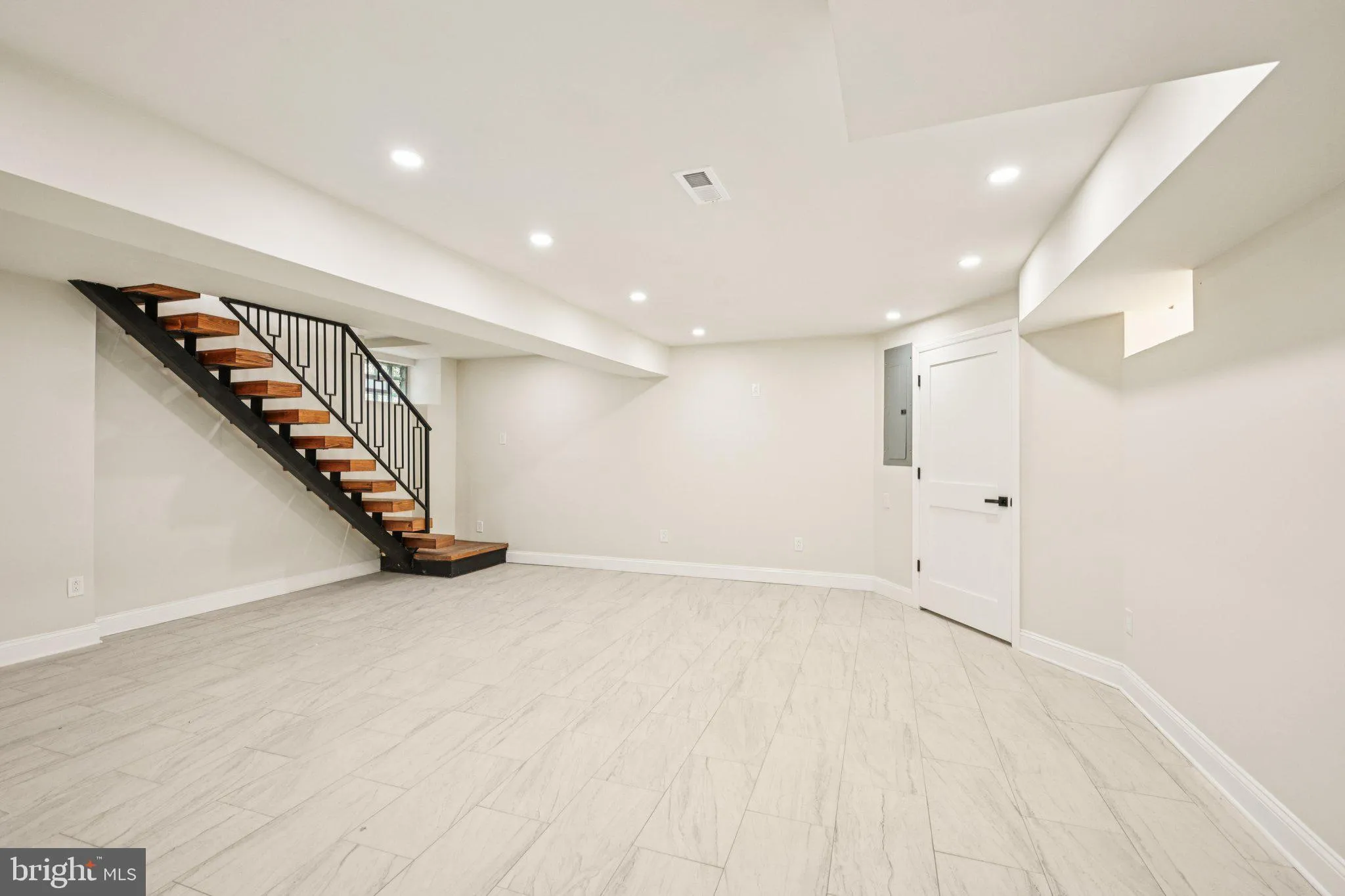 Aldan, Pennsylvania 19018, United States, 4 Bedrooms Bedrooms, ,5 BathroomsBathrooms,Residential,Active,137773