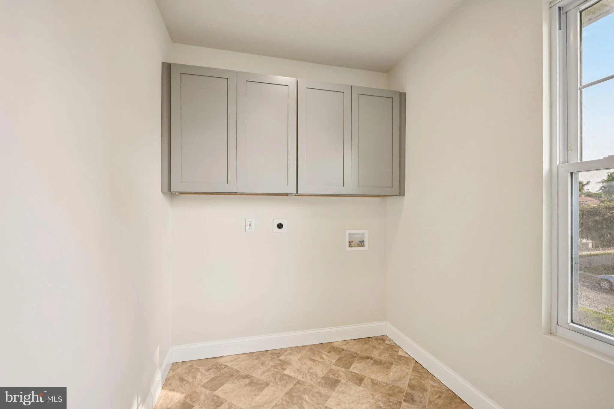 Aldan, Pennsylvania 19018, United States, 4 Bedrooms Bedrooms, ,5 BathroomsBathrooms,Residential,Active,137773