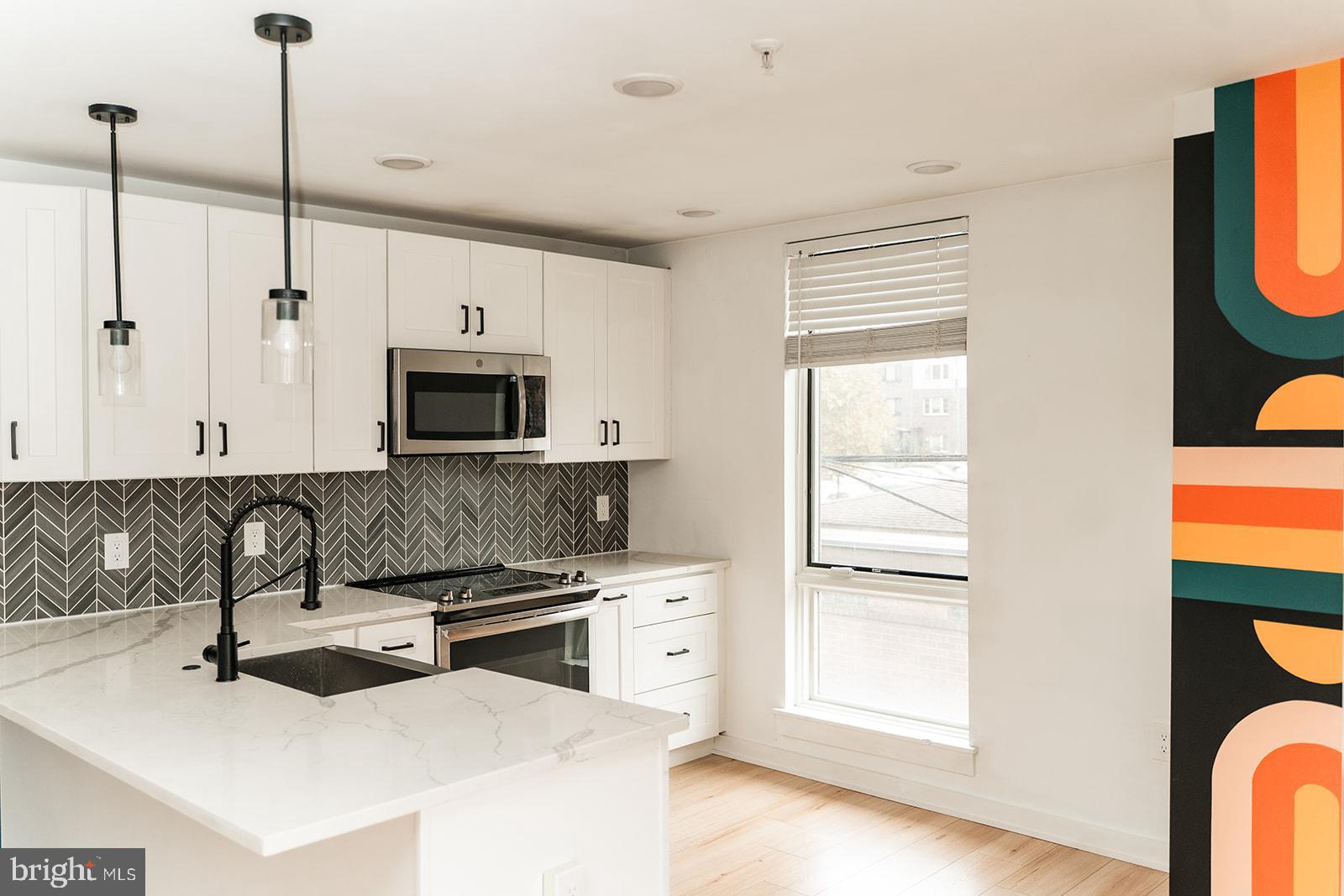 OLDE KENSINGTON - Residential Lease