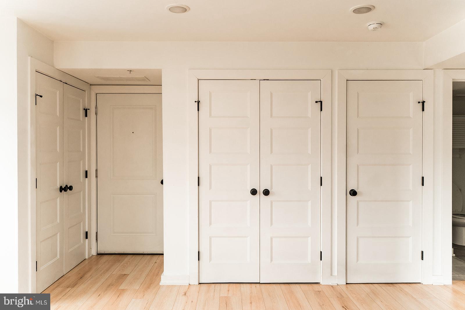 OLDE KENSINGTON - Residential Lease