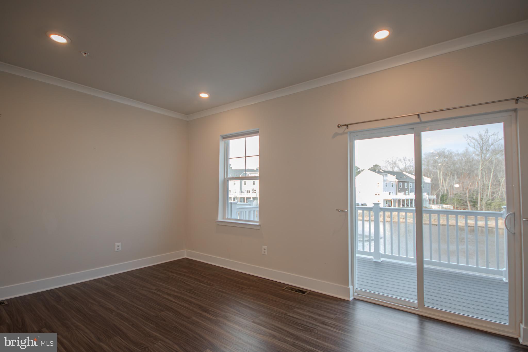 SEA OAKS VILLAGE - Residential