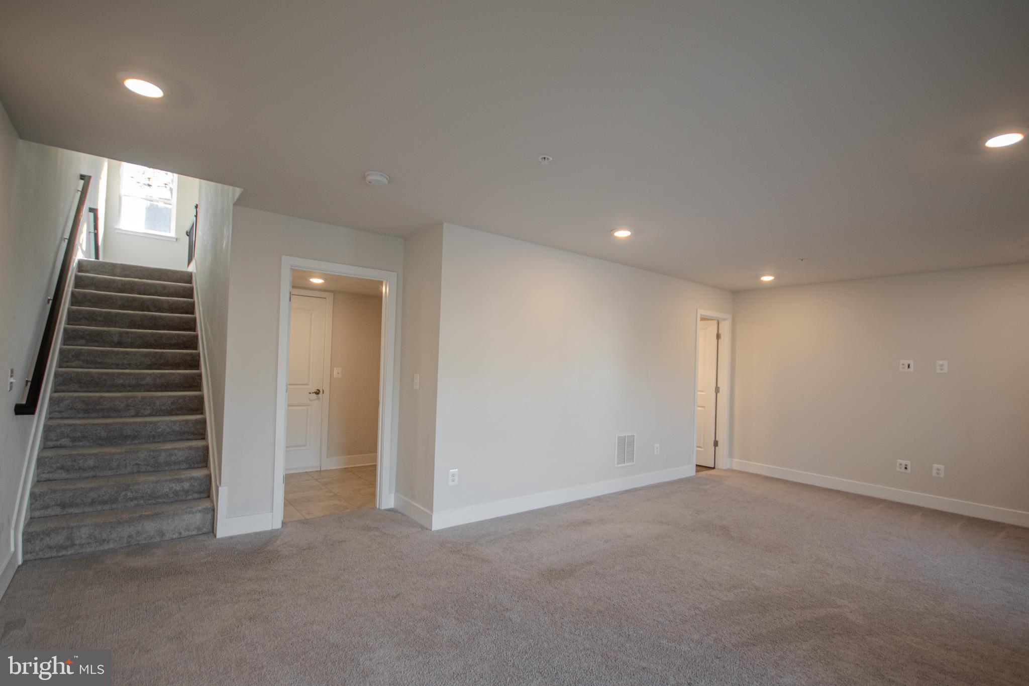 SEA OAKS VILLAGE - Residential