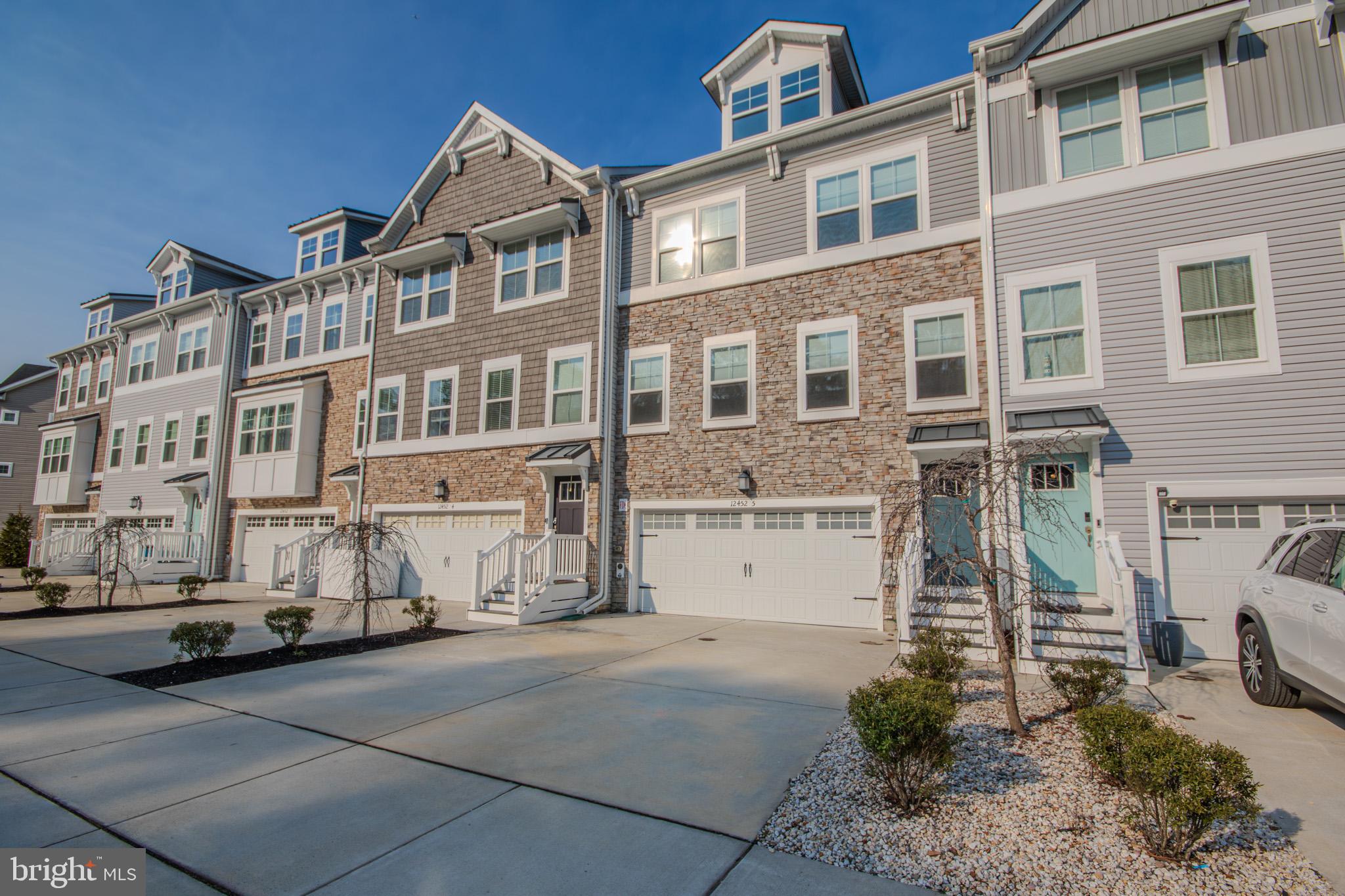 SEA OAKS VILLAGE - Residential