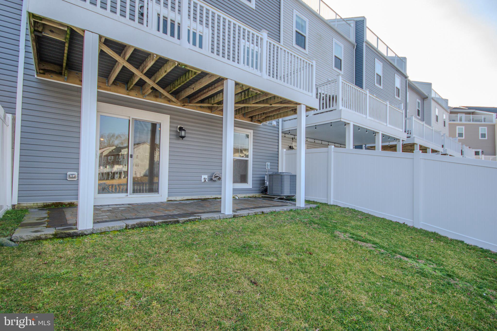 SEA OAKS VILLAGE - Residential