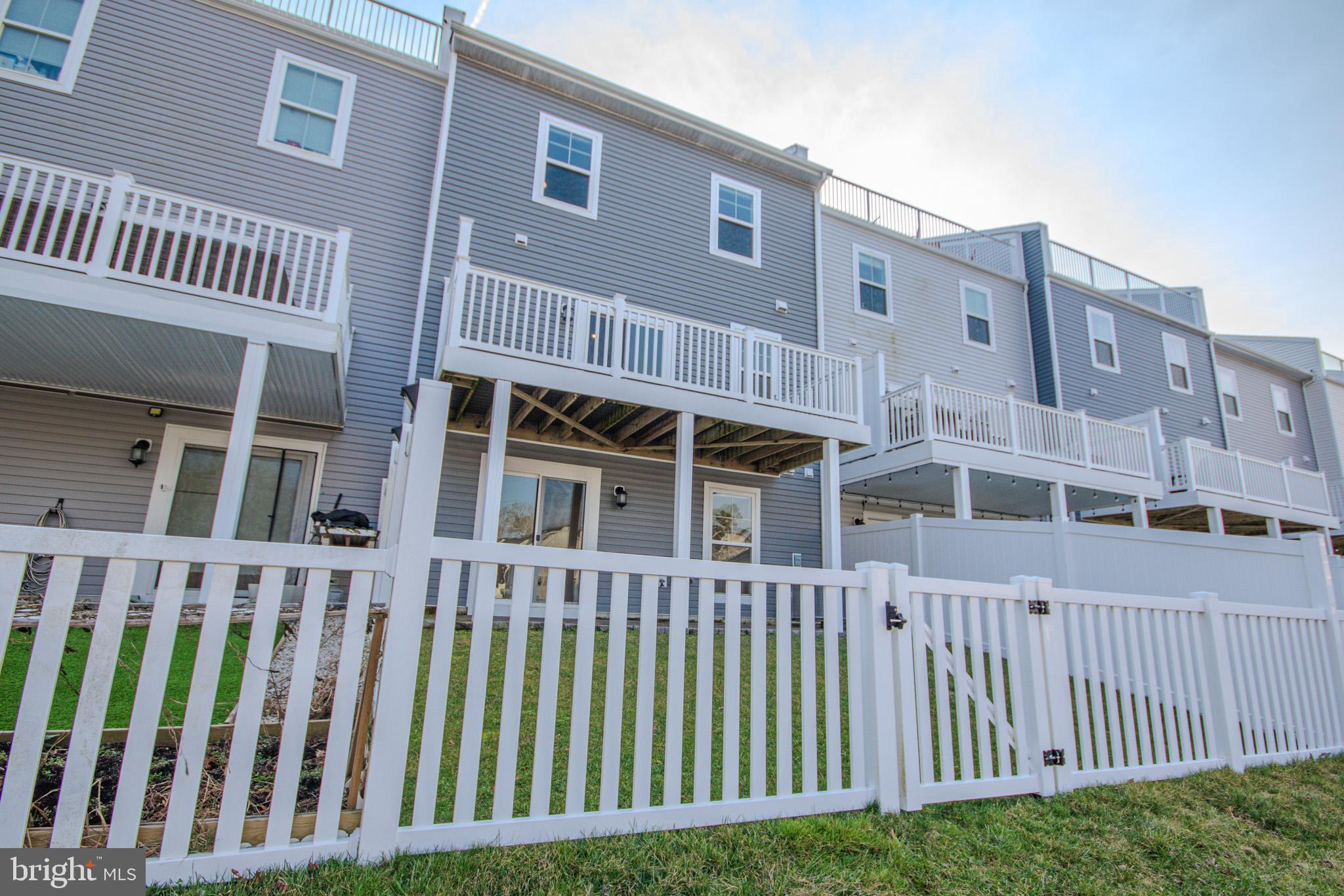 SEA OAKS VILLAGE - Residential