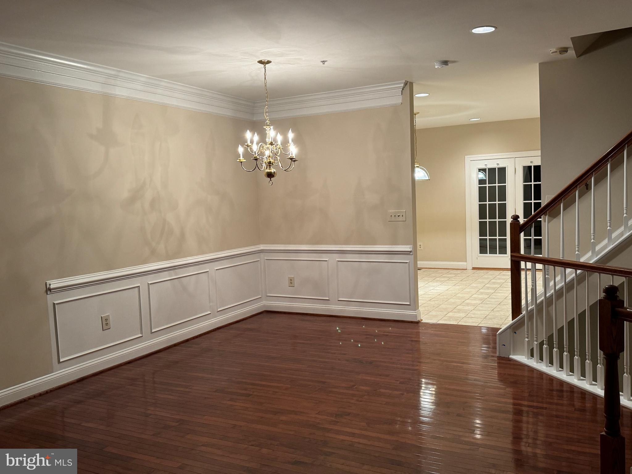 TOWER OAKS - Residential Lease