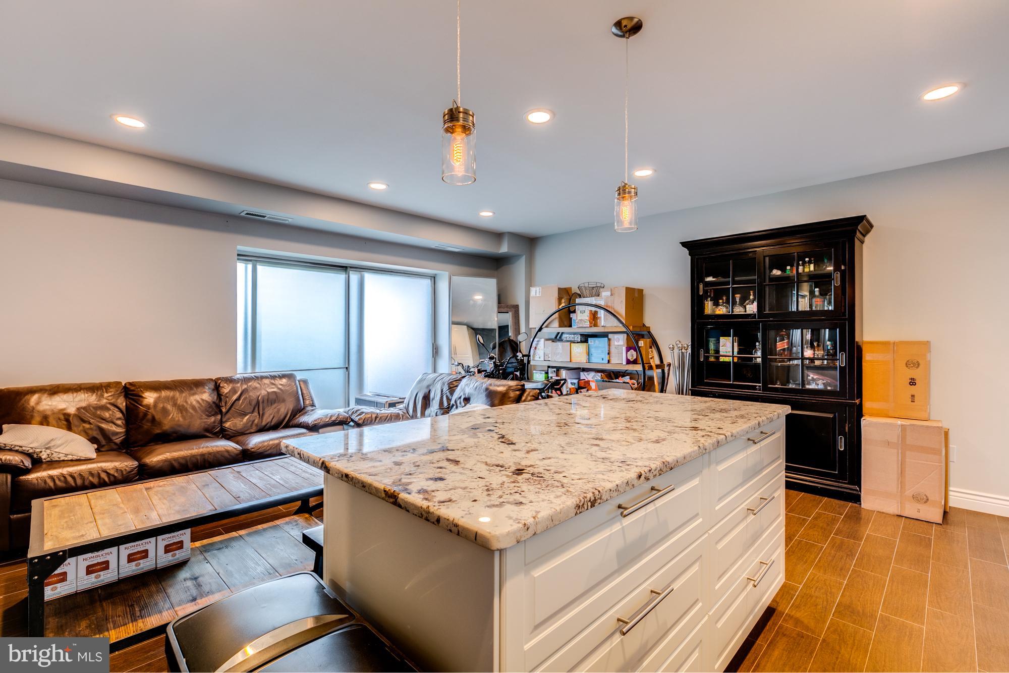 CLEVELAND HOUSE - Residential Lease