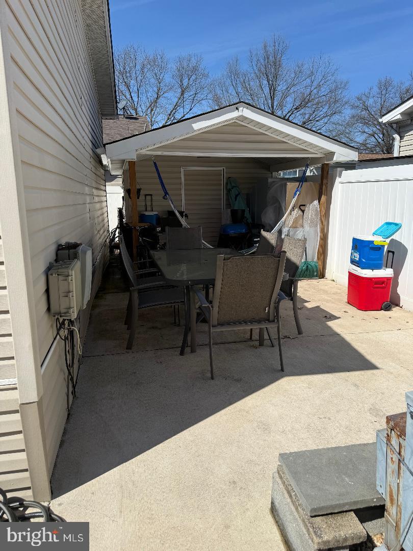 MEADOWS OF CHANTILLY - Residential