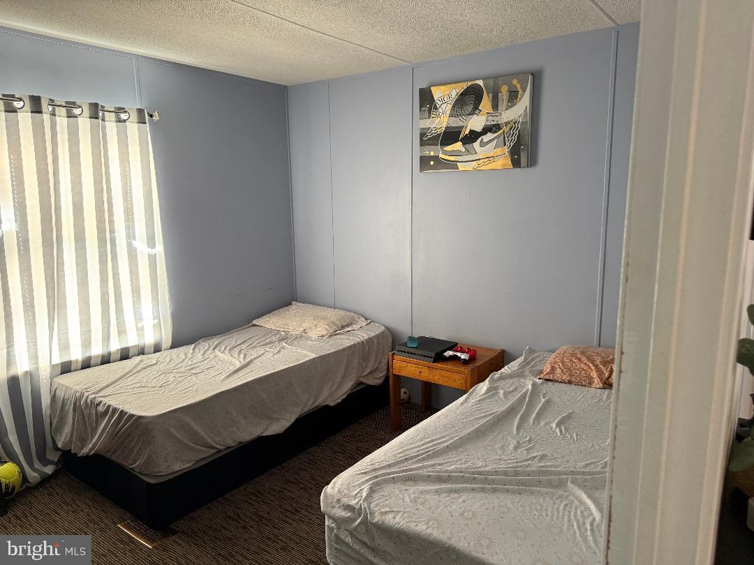 MEADOWS OF CHANTILLY - Residential