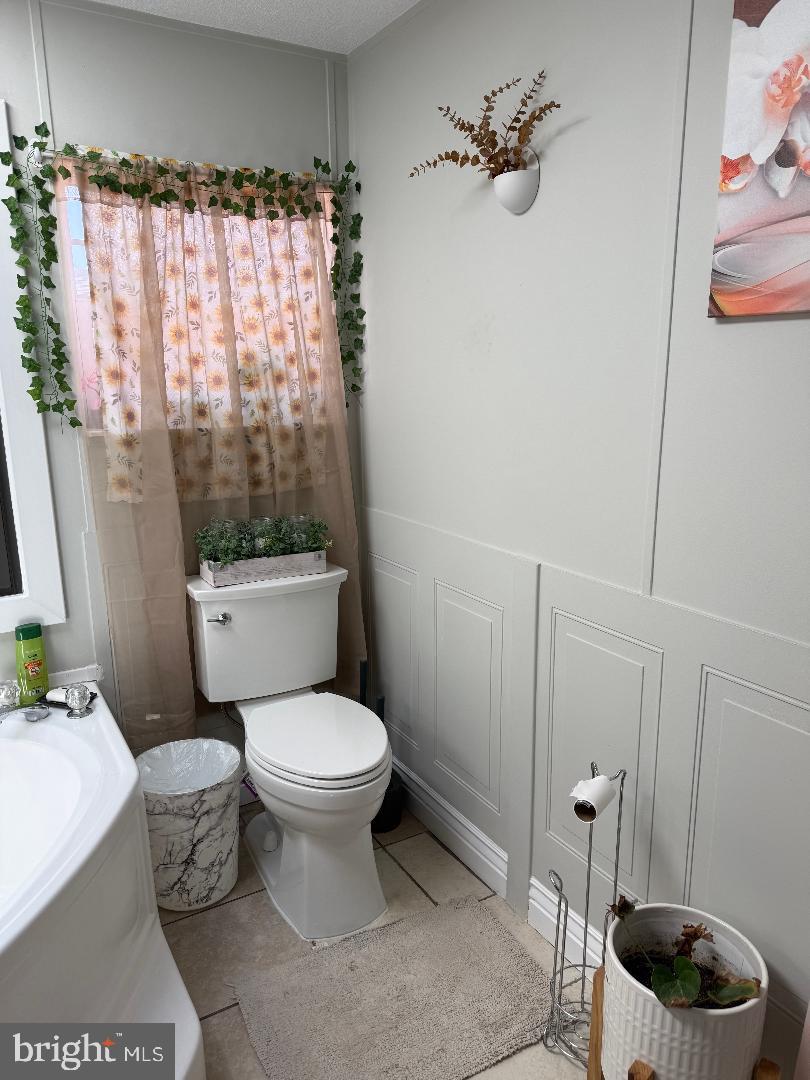 MEADOWS OF CHANTILLY - Residential