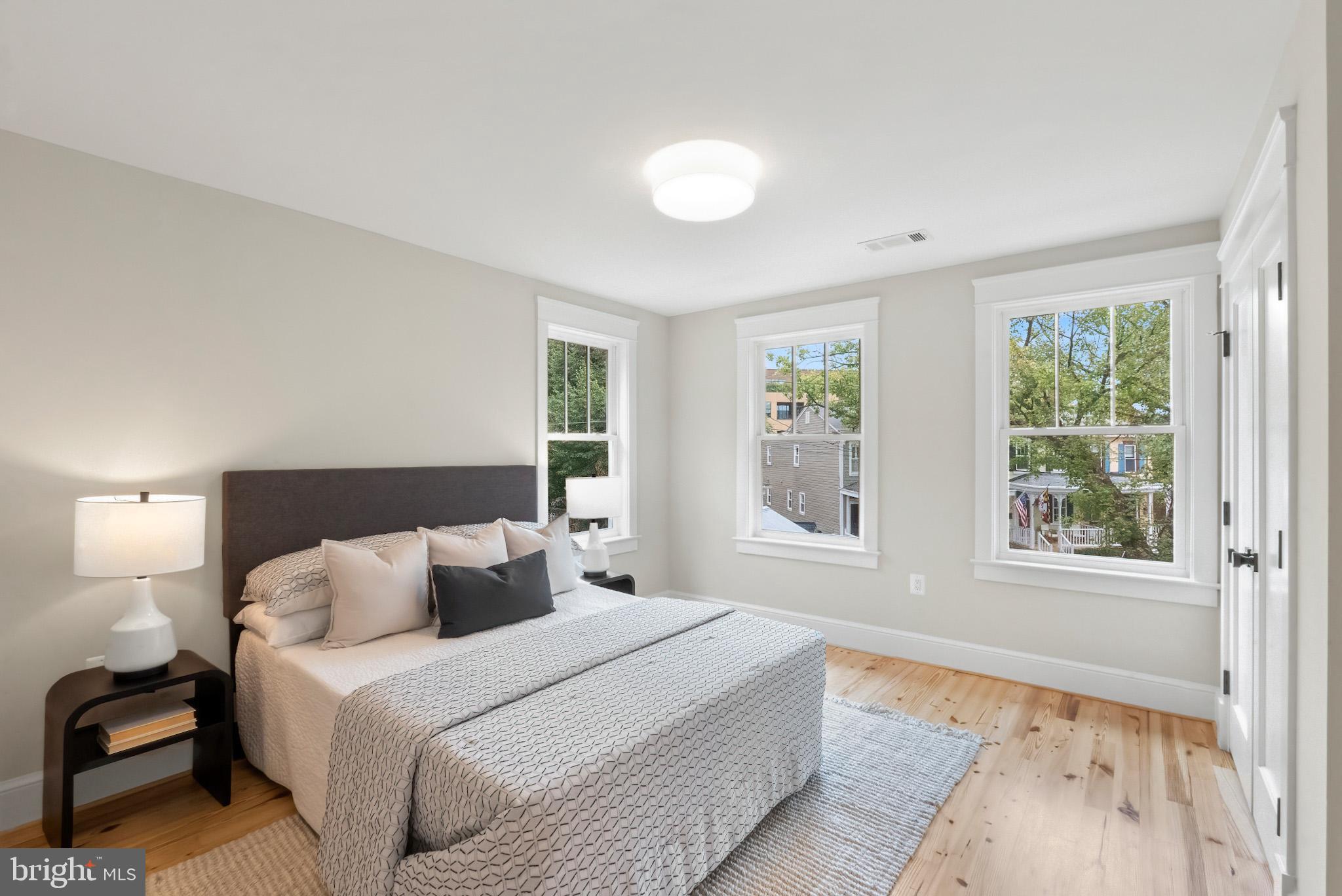 MURRAY HILL - Residential