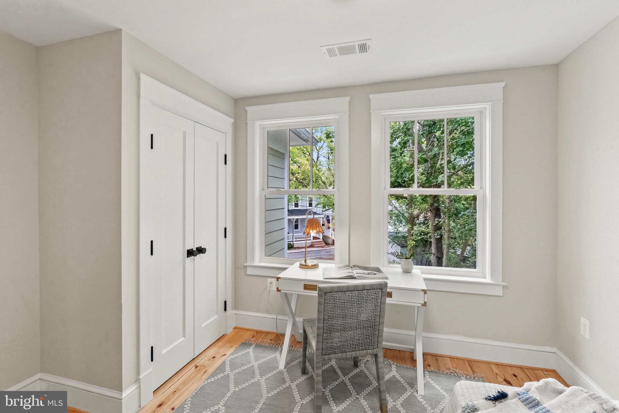 MURRAY HILL - Residential