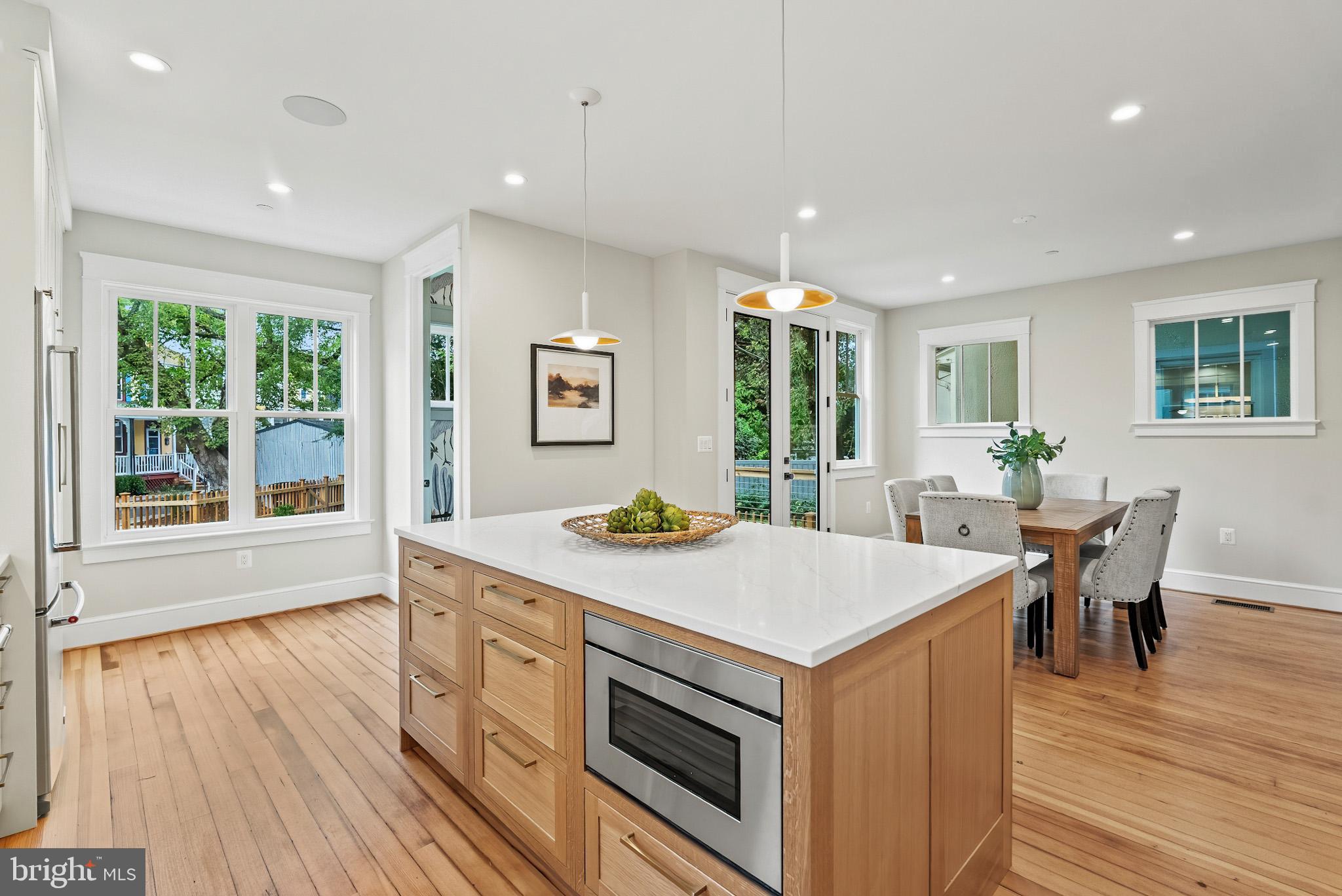 MURRAY HILL - Residential