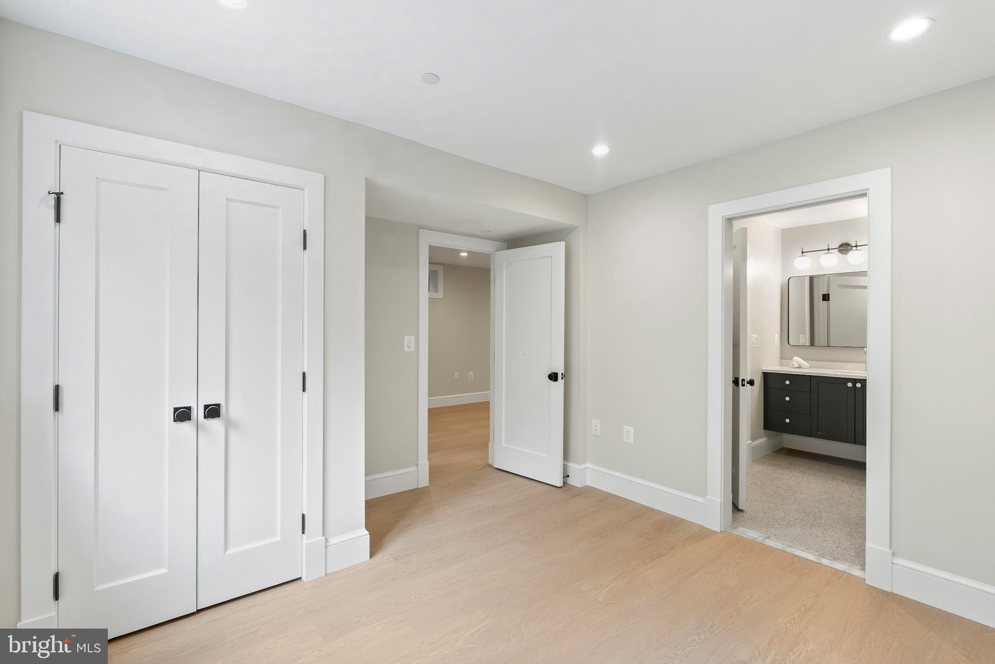 MURRAY HILL - Residential