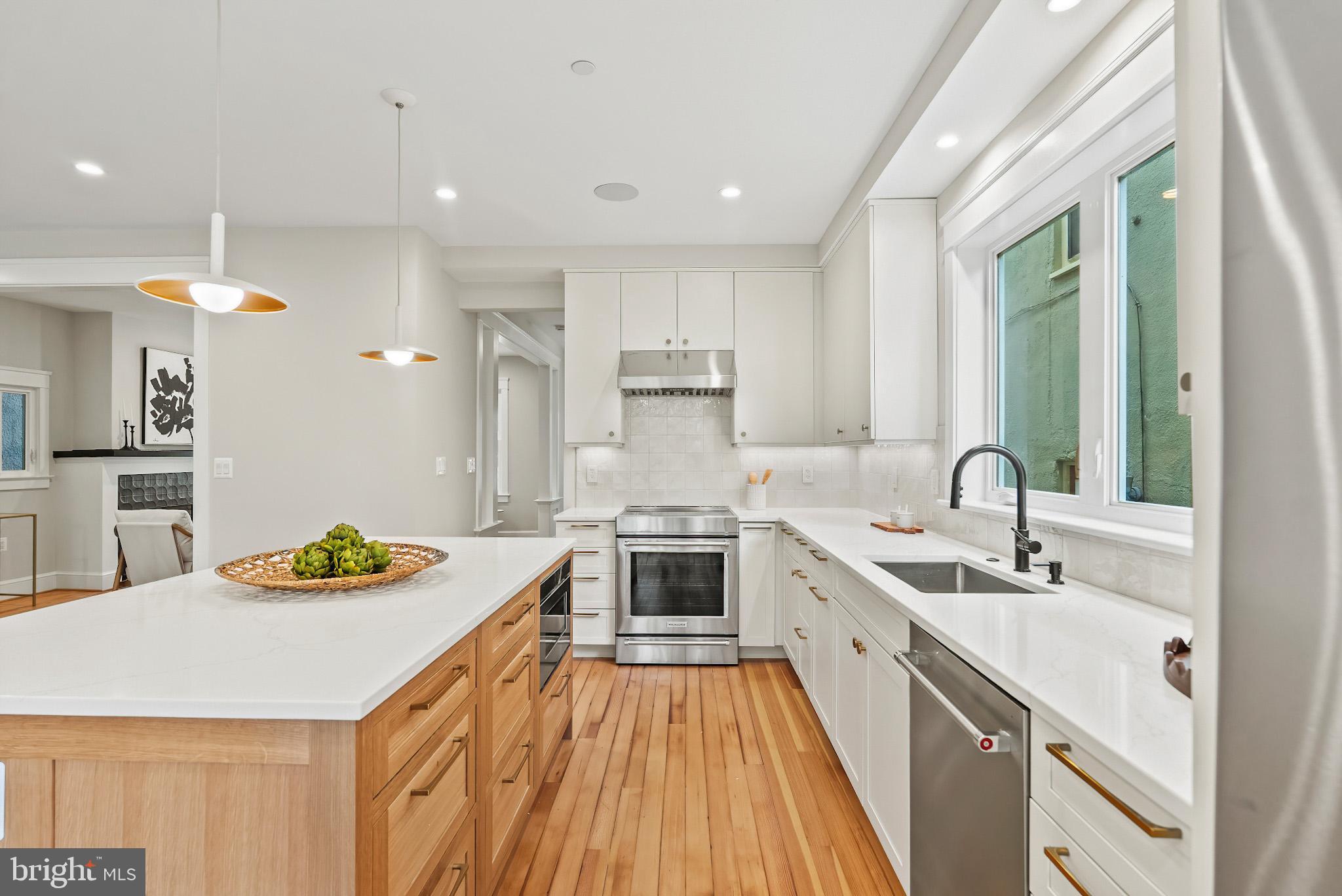 MURRAY HILL - Residential