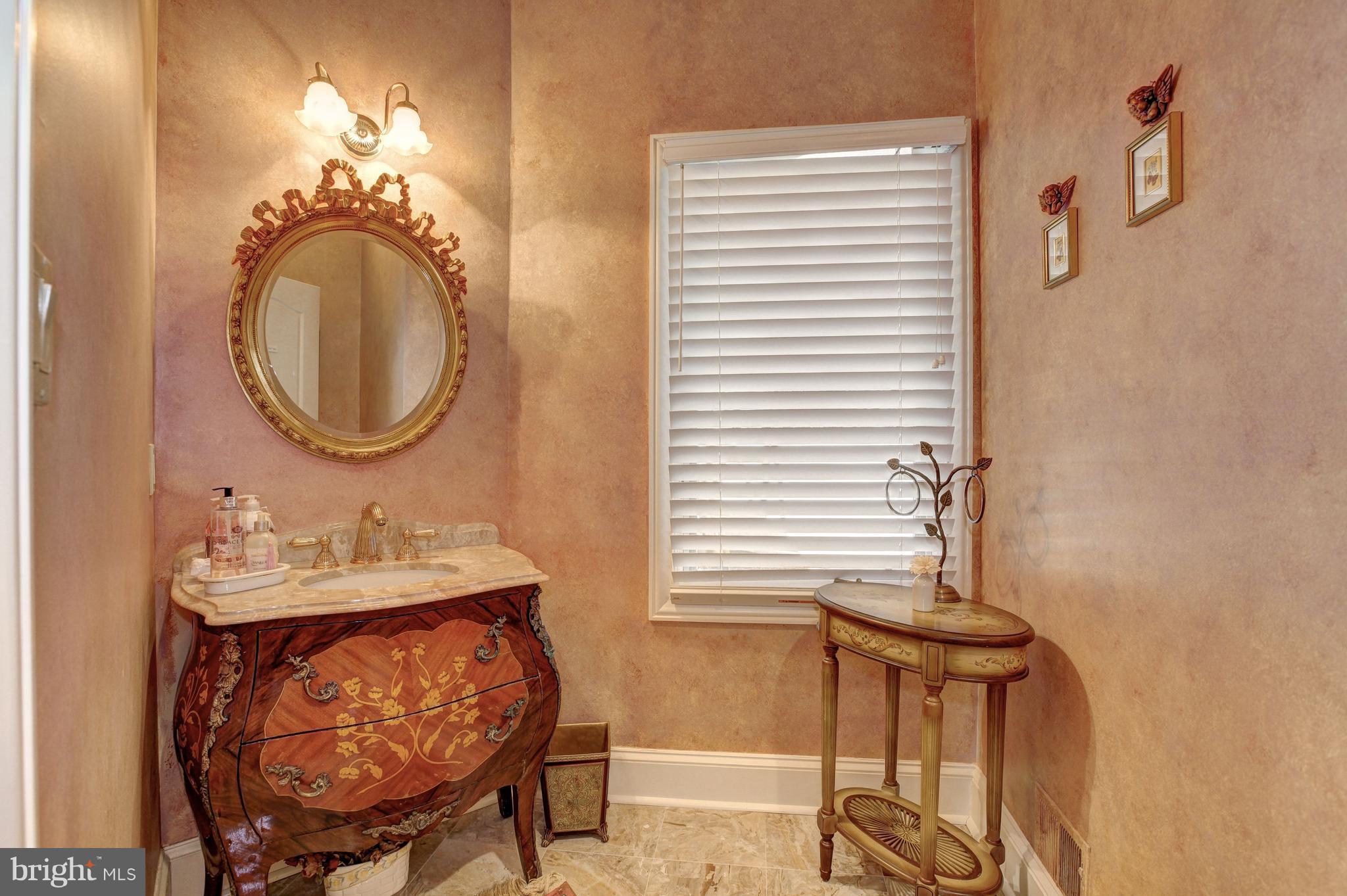 FALCONHURST - Residential