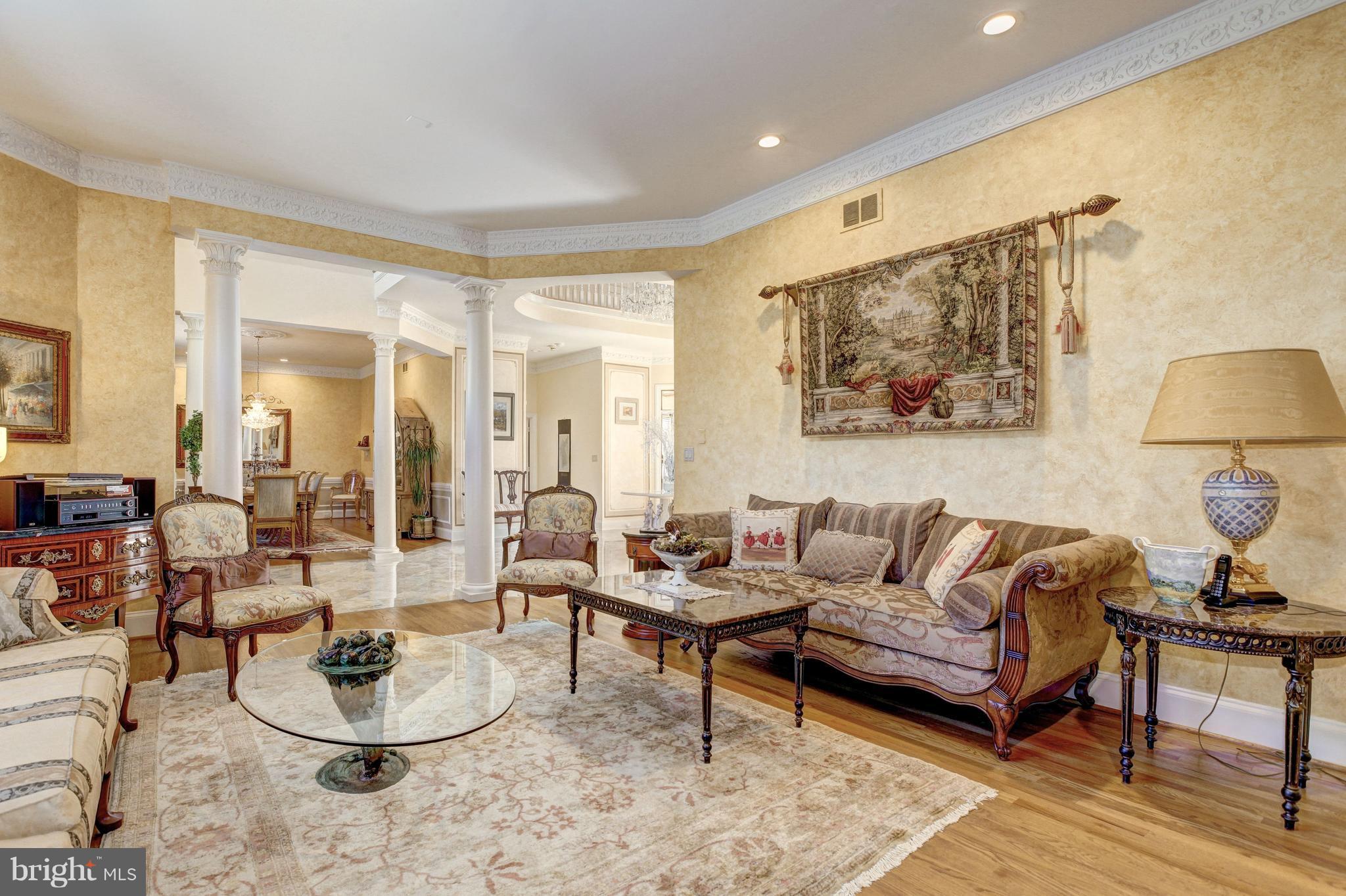 FALCONHURST - Residential