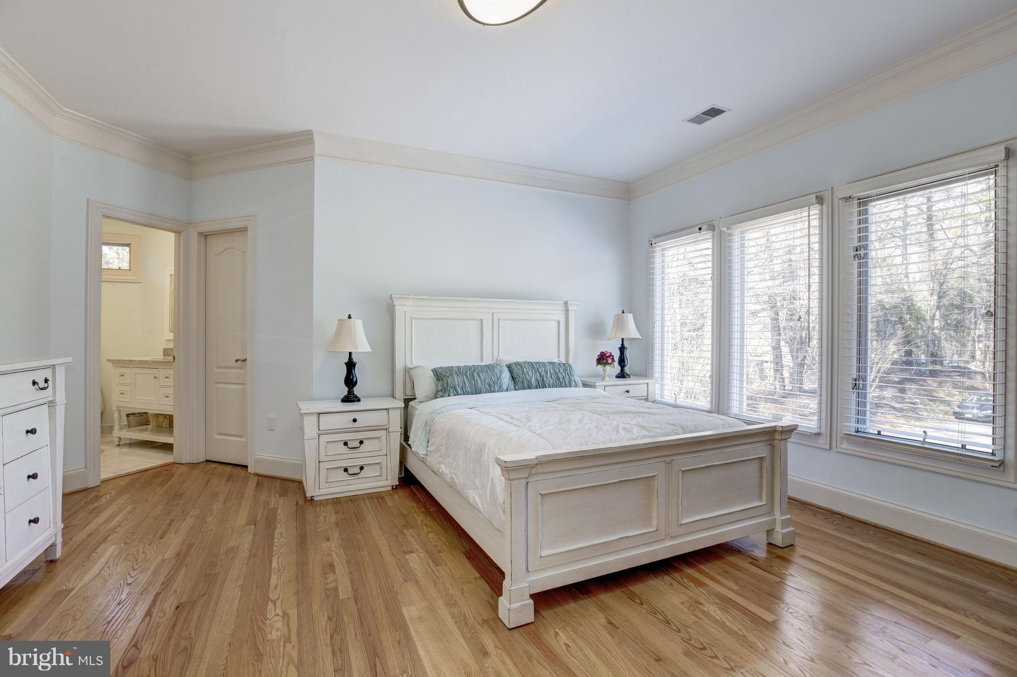 FALCONHURST - Residential