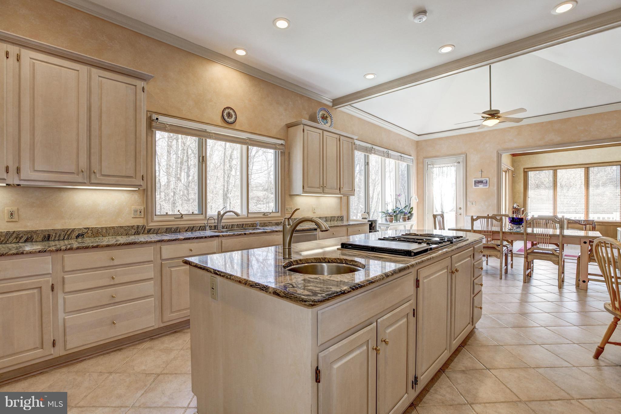 FALCONHURST - Residential