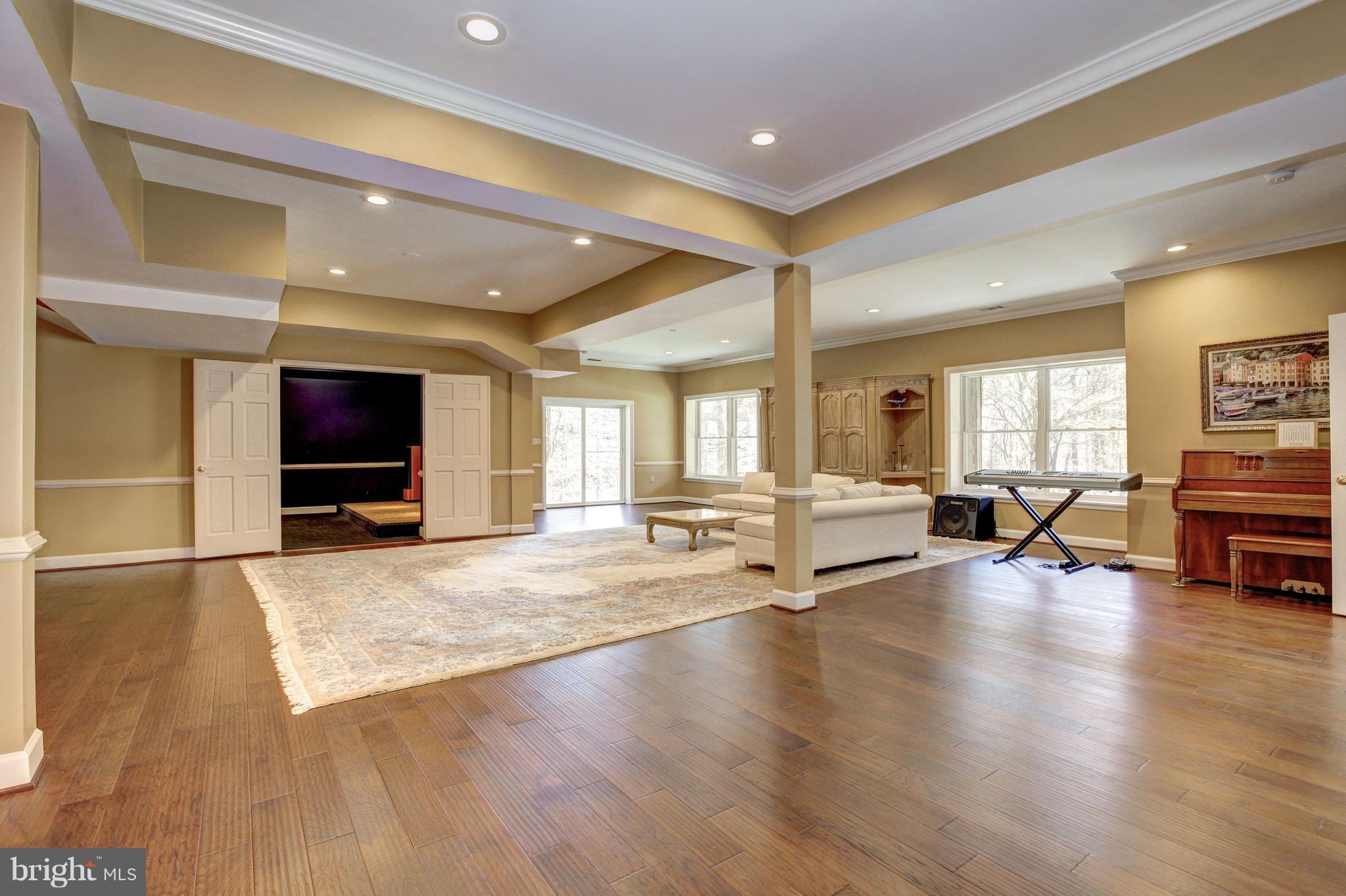 FALCONHURST - Residential