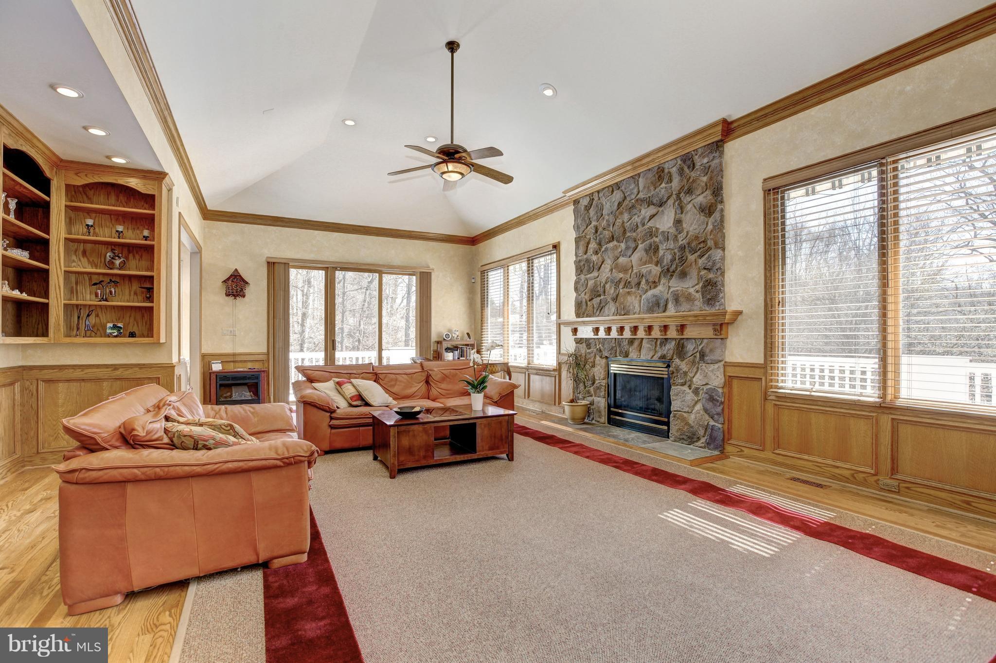 FALCONHURST - Residential