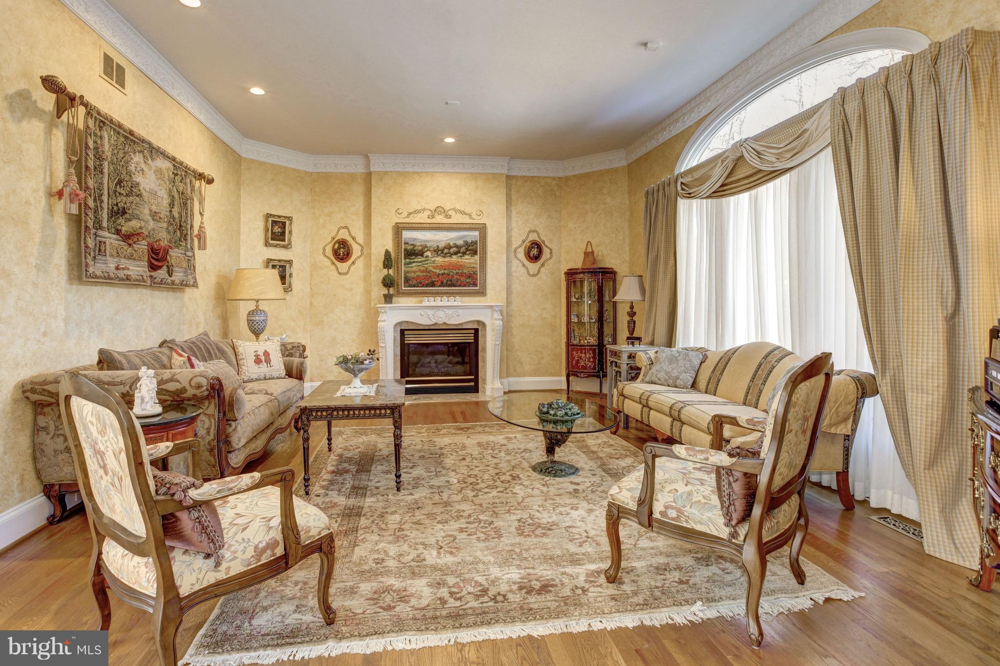 FALCONHURST - Residential